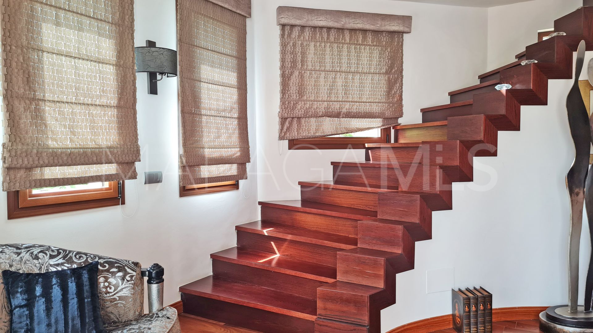 Villa for sale in Nueva Andalucia