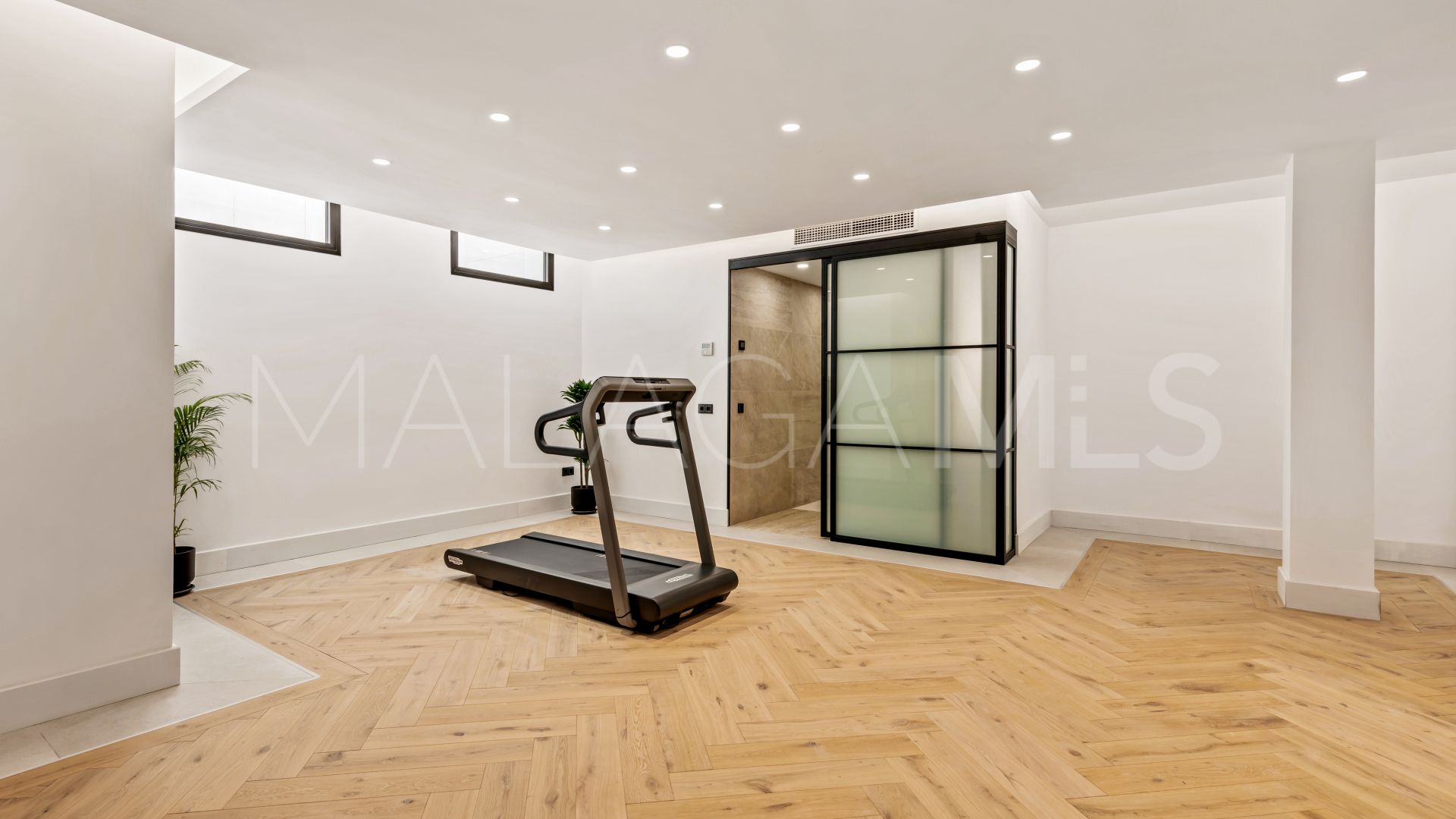 5 bedrooms villa for sale in La Quinta