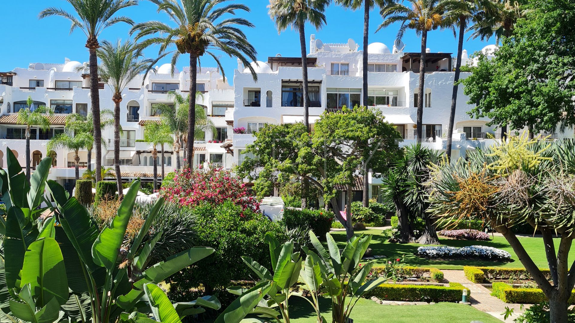 For sale 2 bedrooms apartment in Marbella - Puerto Banus
