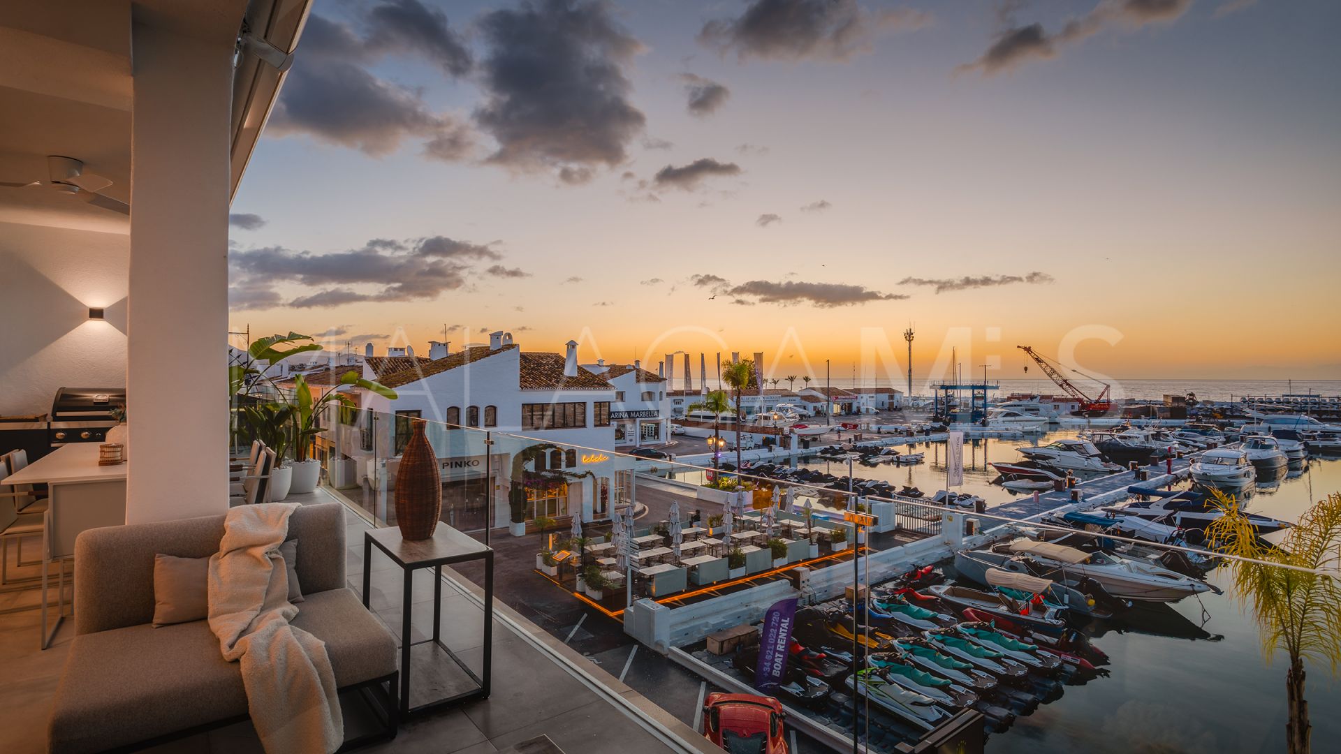 Zweistöckiges penthouse for sale in Marbella - Puerto Banus