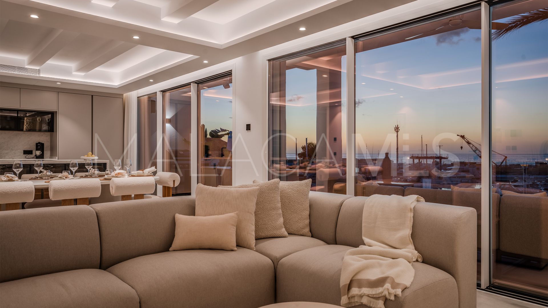 Zweistöckiges penthouse for sale in Marbella - Puerto Banus