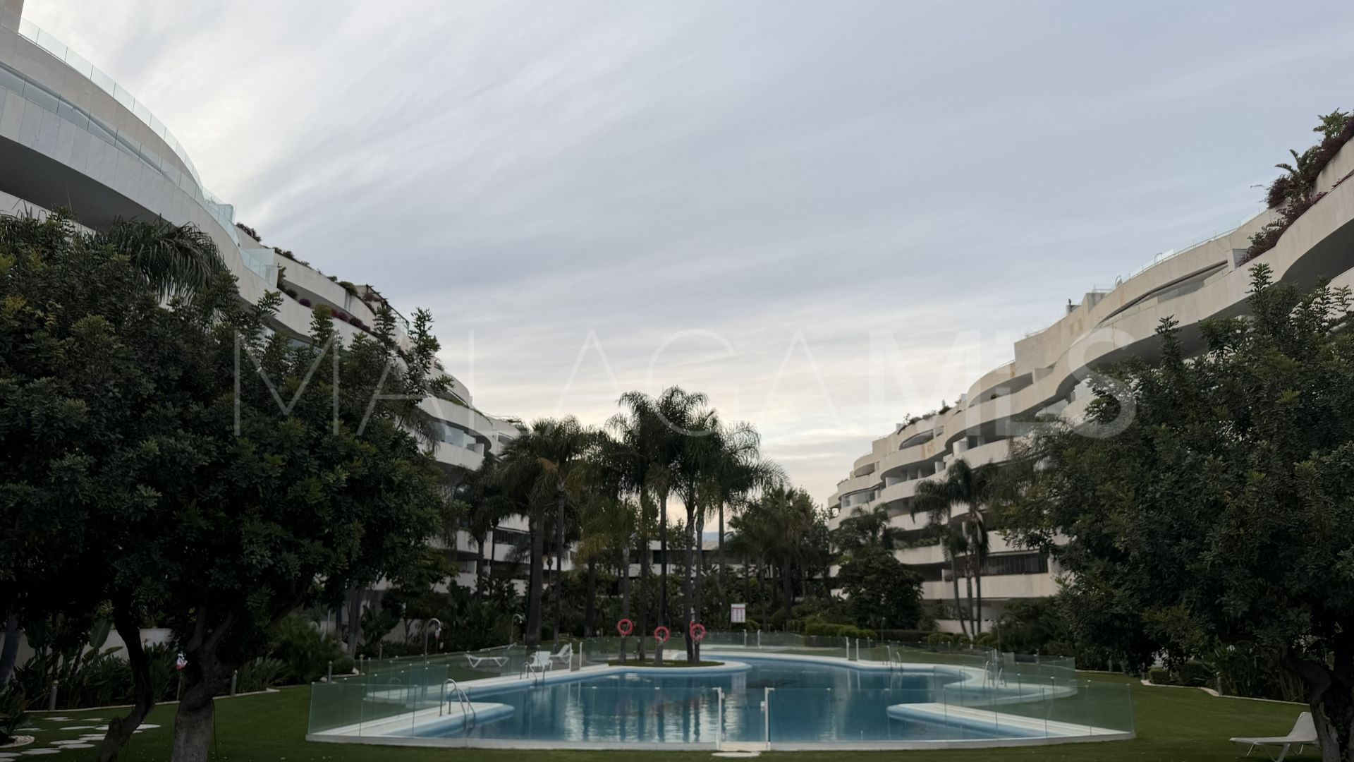 Markplanslägenhet for sale in El Embrujo Banús