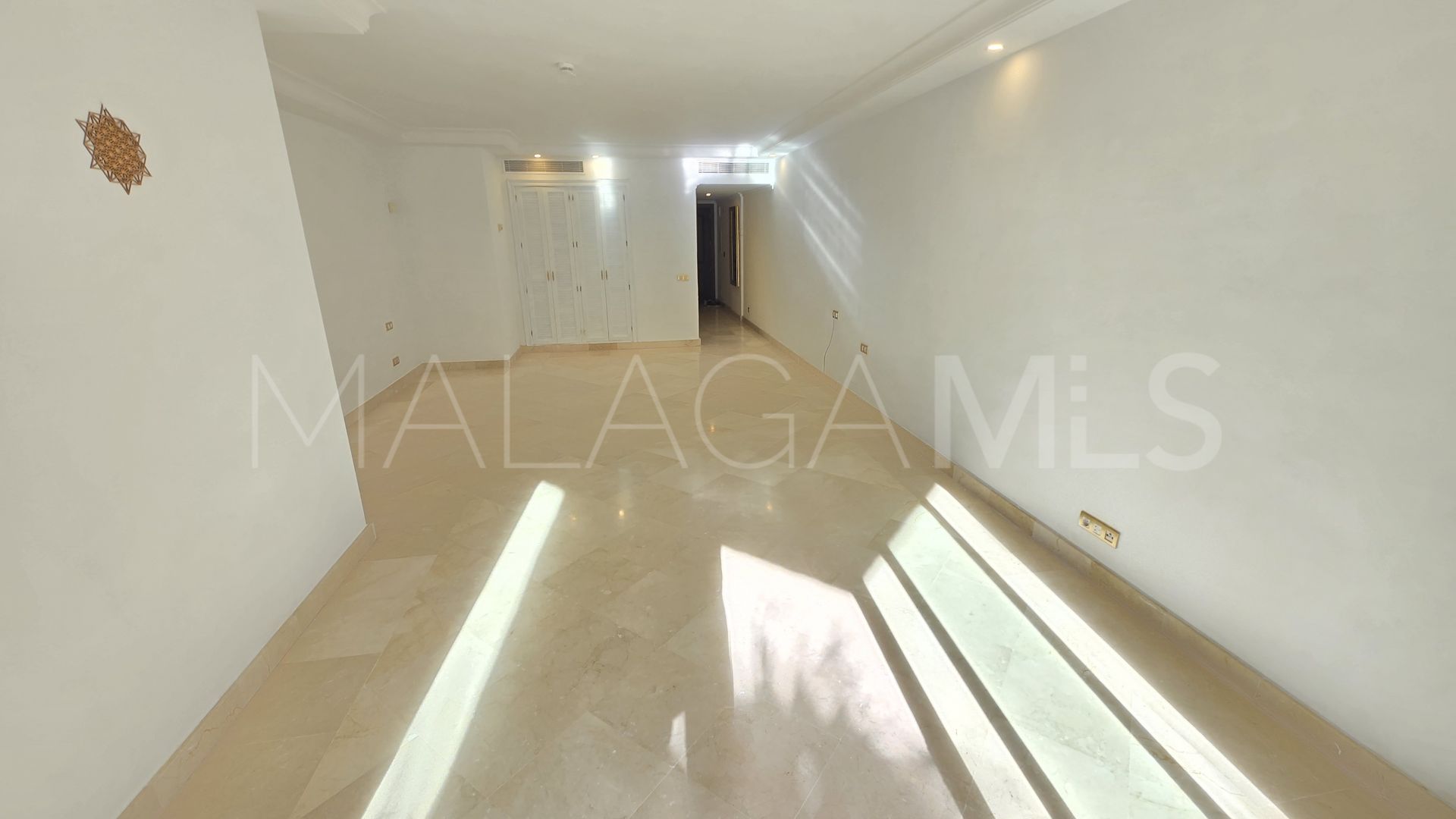 Studio for sale in Kempinski