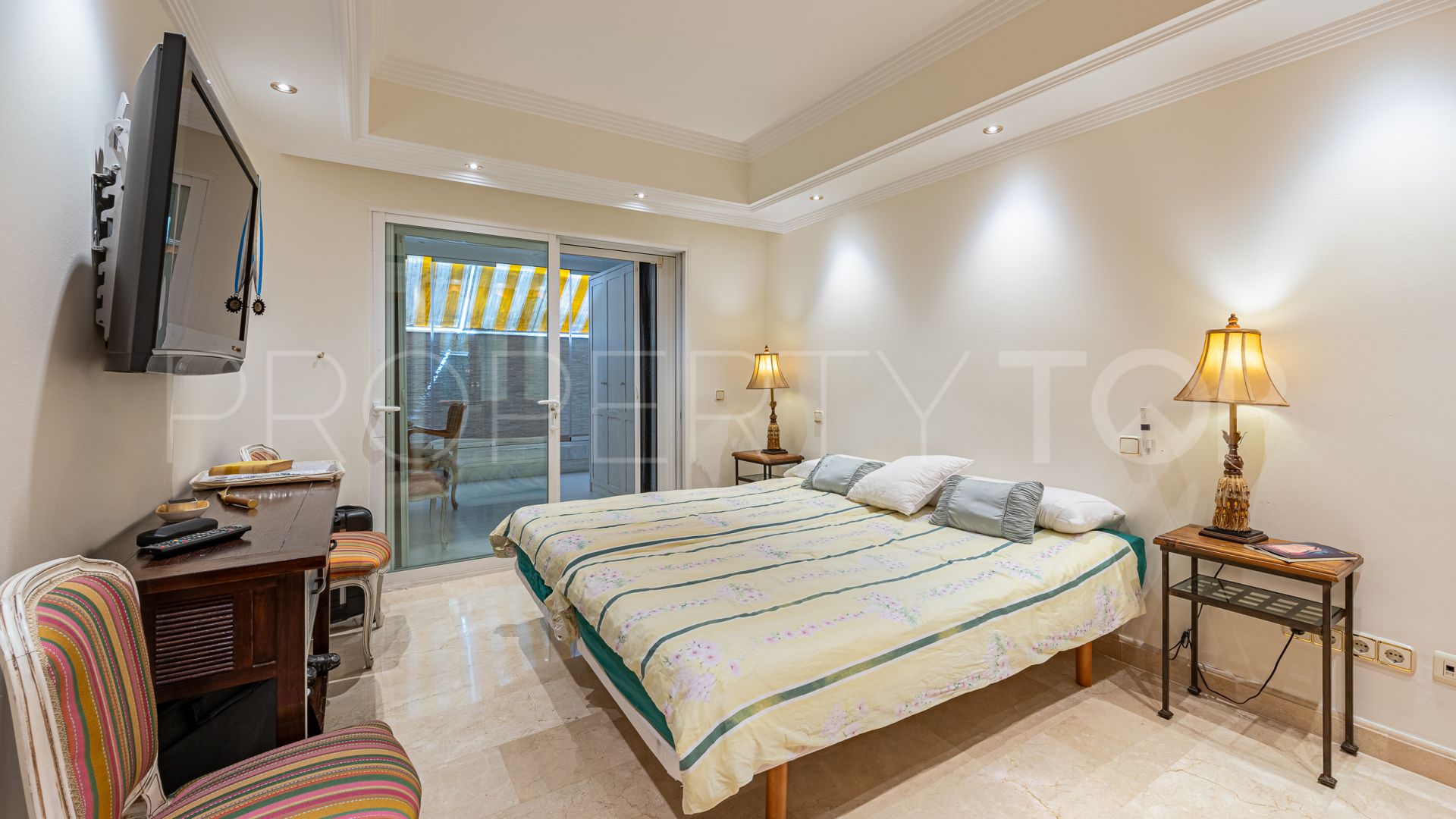 Buy Terrazas de Las Lomas apartment with 3 bedrooms
