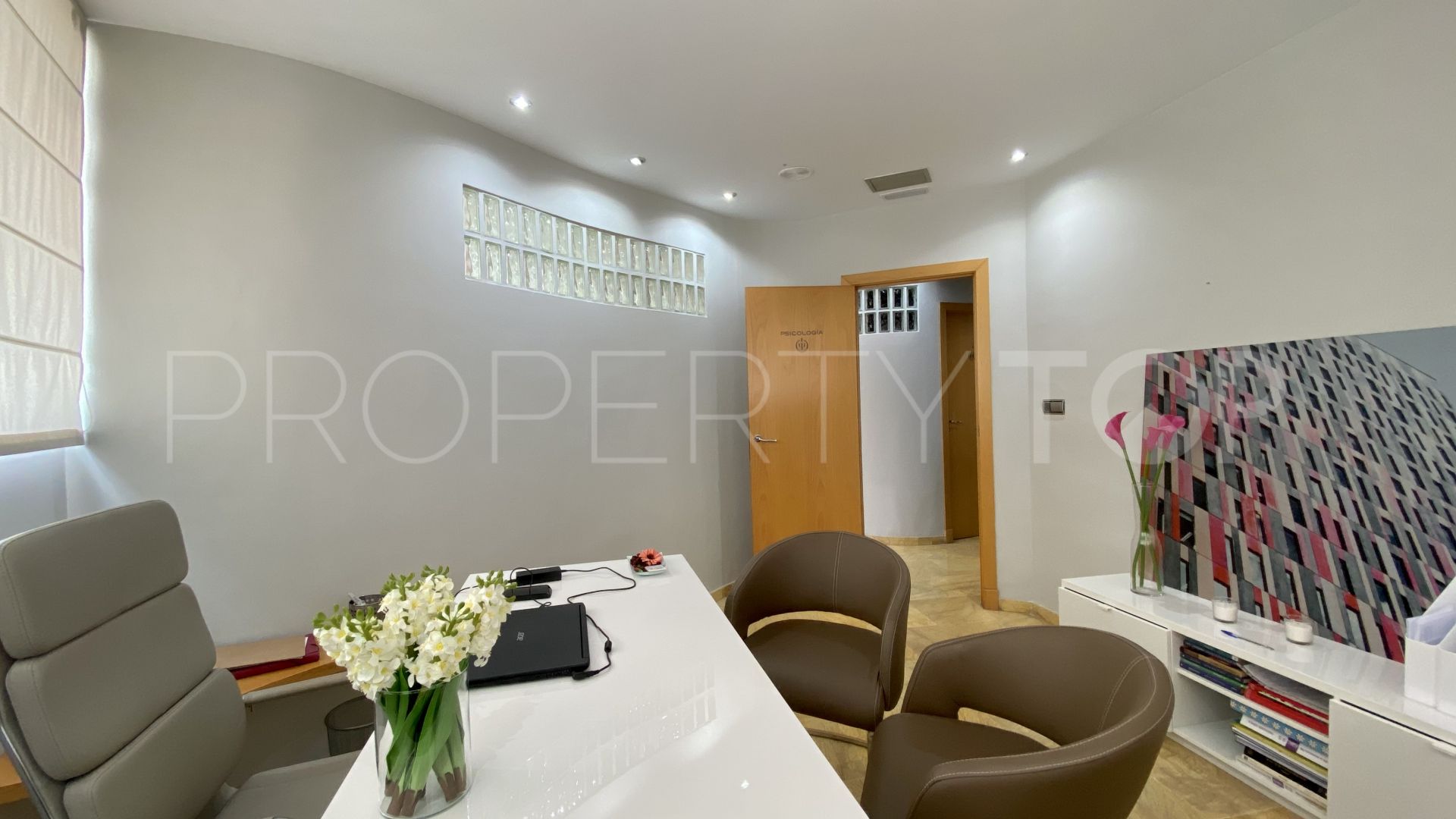 For sale business in Marbella City with 6 bedrooms