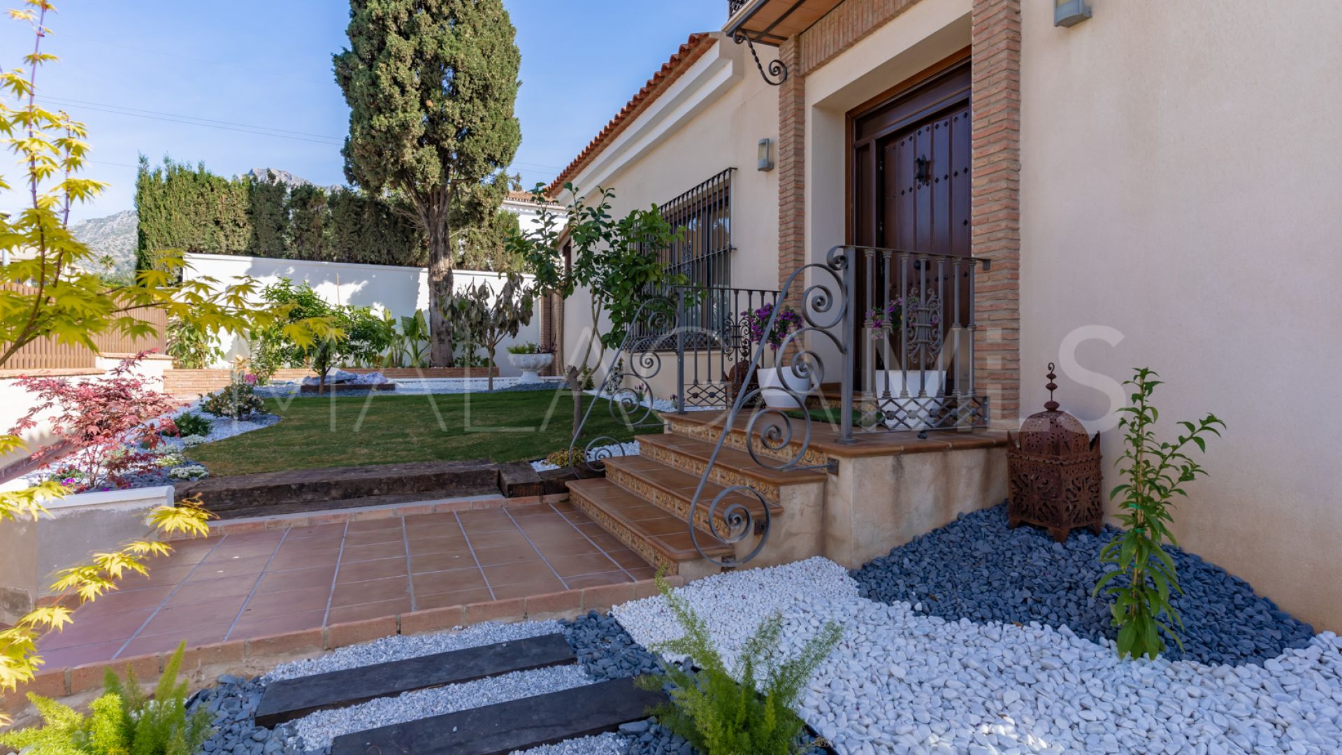 For sale villa with 5 bedrooms in Marbella Centro