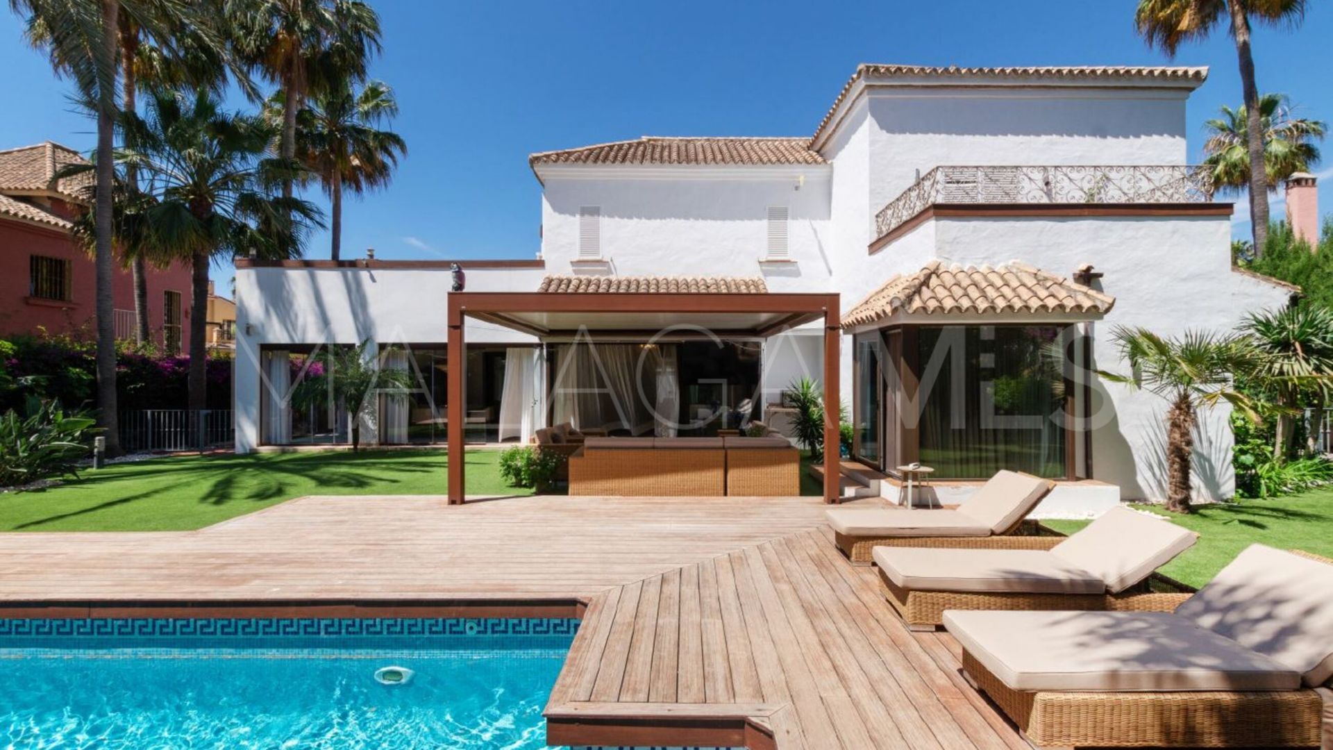Buy villa in Marbella - Puerto Banus with 4 bedrooms