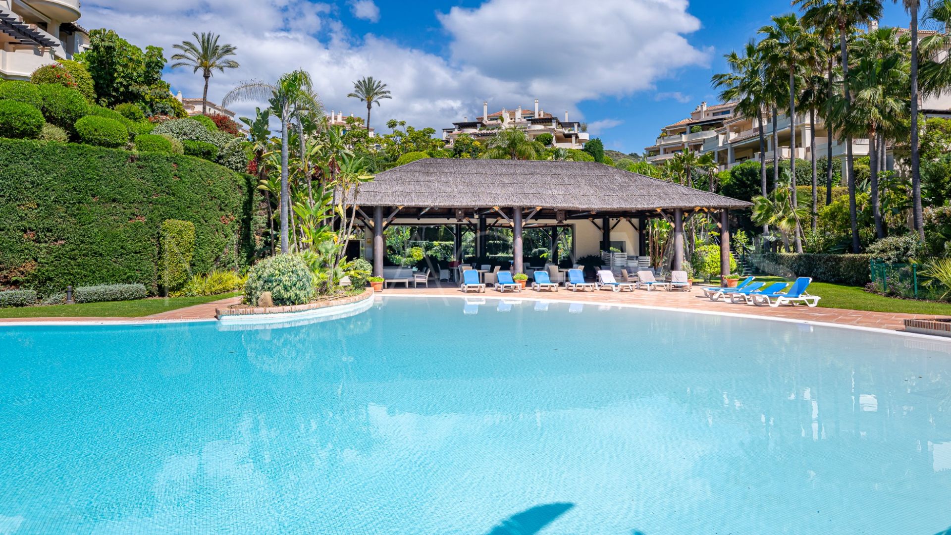 Markplanslägenhet for sale in Los Capanes del Golf