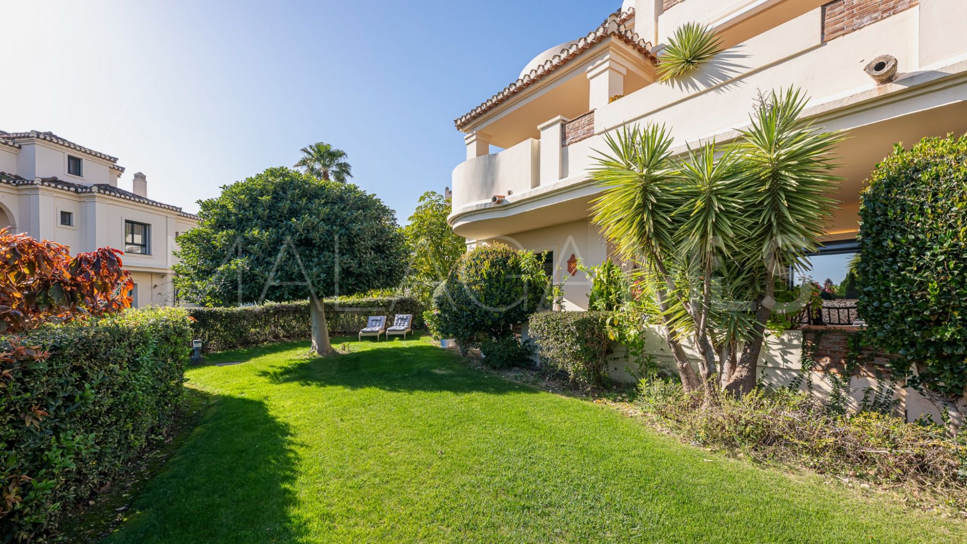 Markplanslägenhet for sale in Los Capanes del Golf