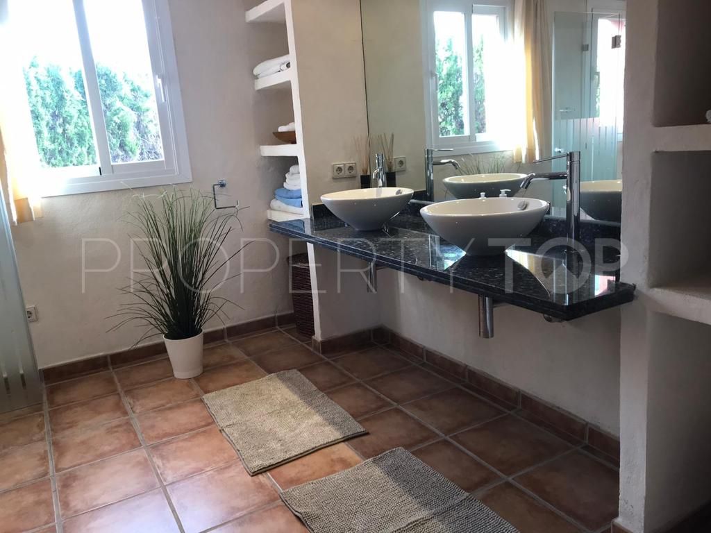 Villa en venta en Atalaya con 4 dormitorios