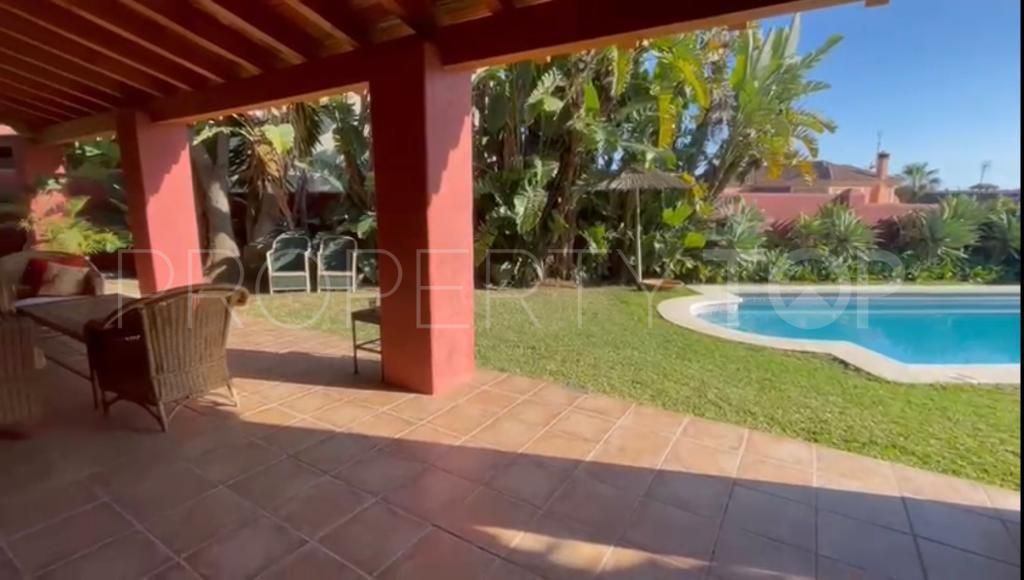 Villa en venta en Atalaya con 4 dormitorios