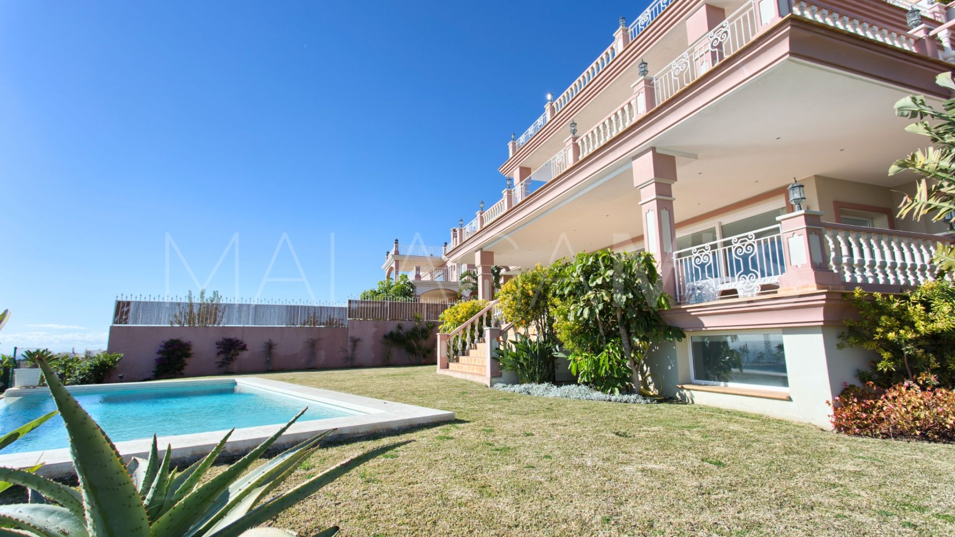 Se vende villa de 8 bedrooms in Los Flamingos Golf