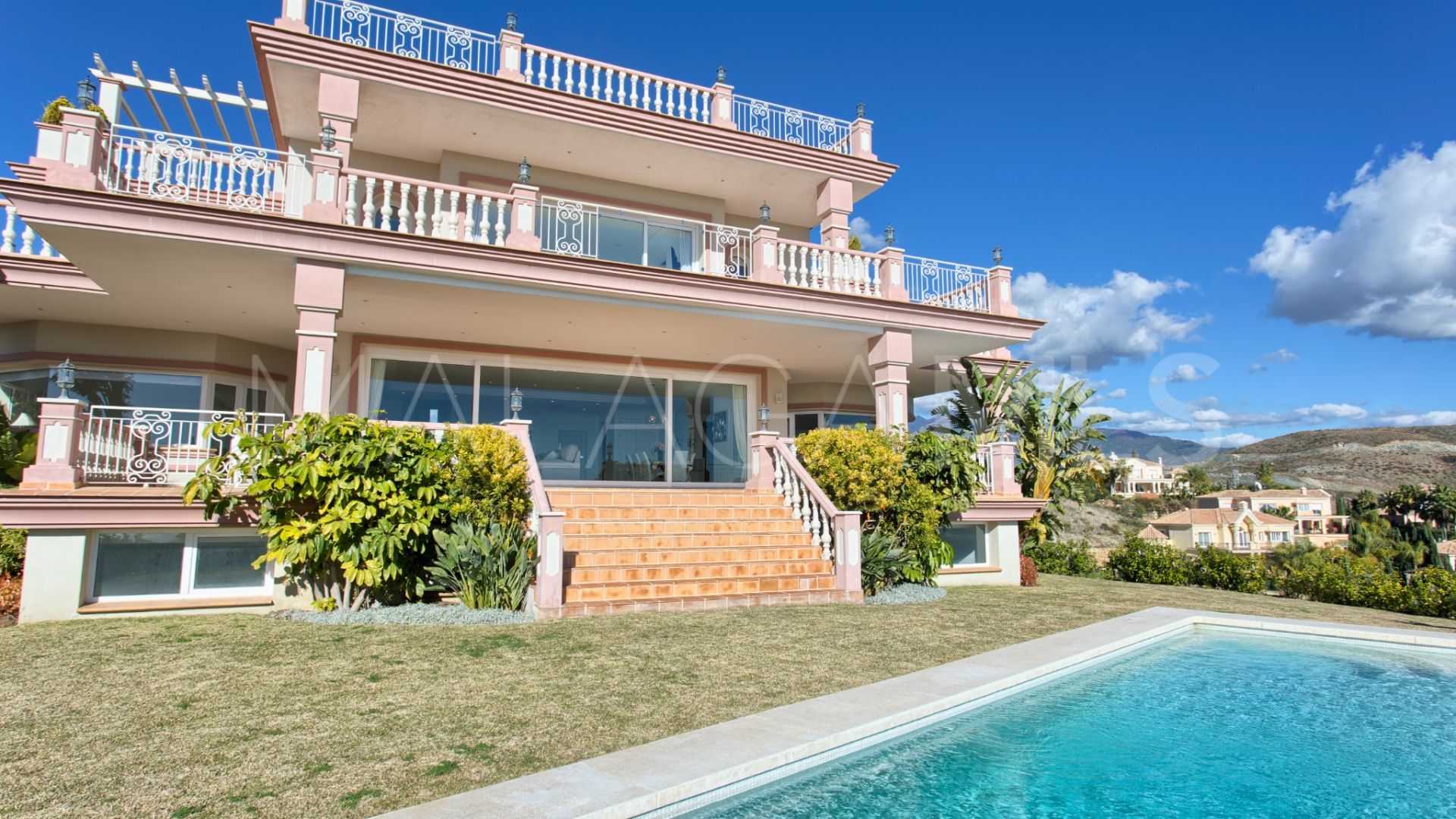 Villa for sale in Los Flamingos Golf