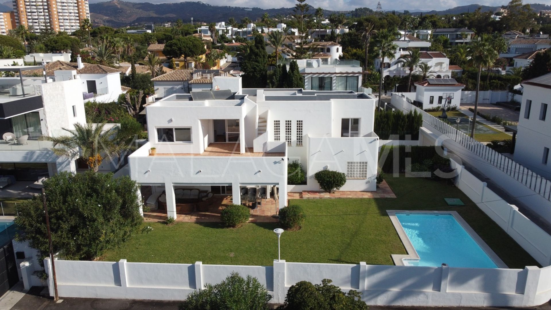 Se vende villa with 5 bedrooms in Marbesa