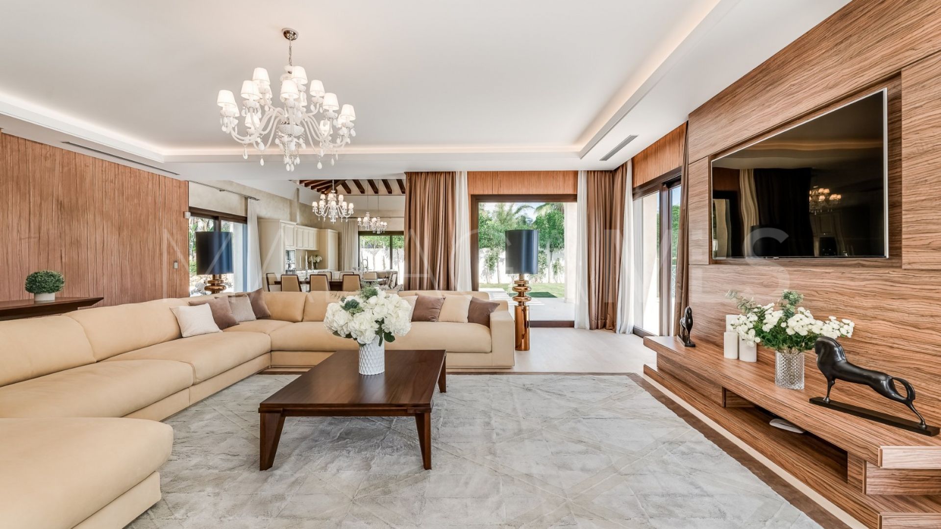 Villa for sale in Los Naranjos de Marbella