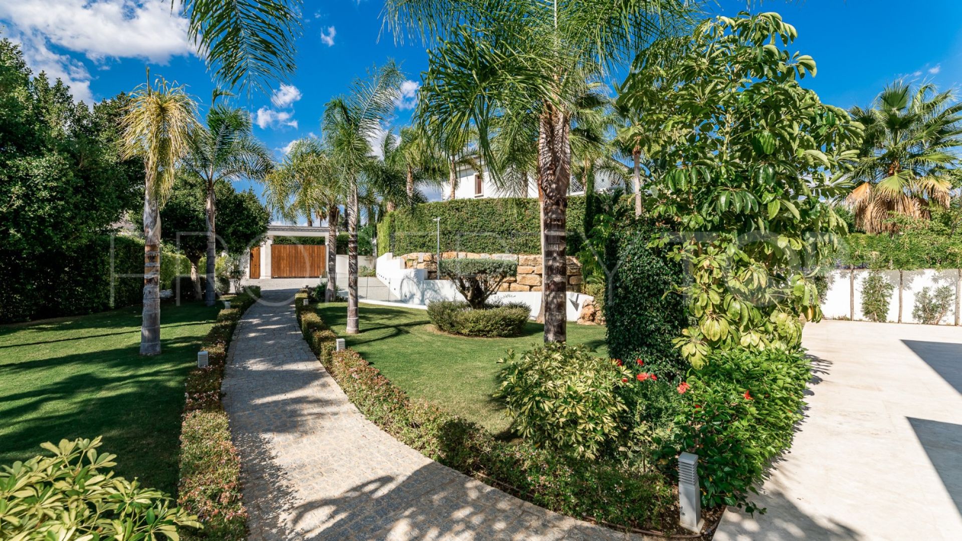 Villa with 5 bedrooms for sale in Los Naranjos de Marbella