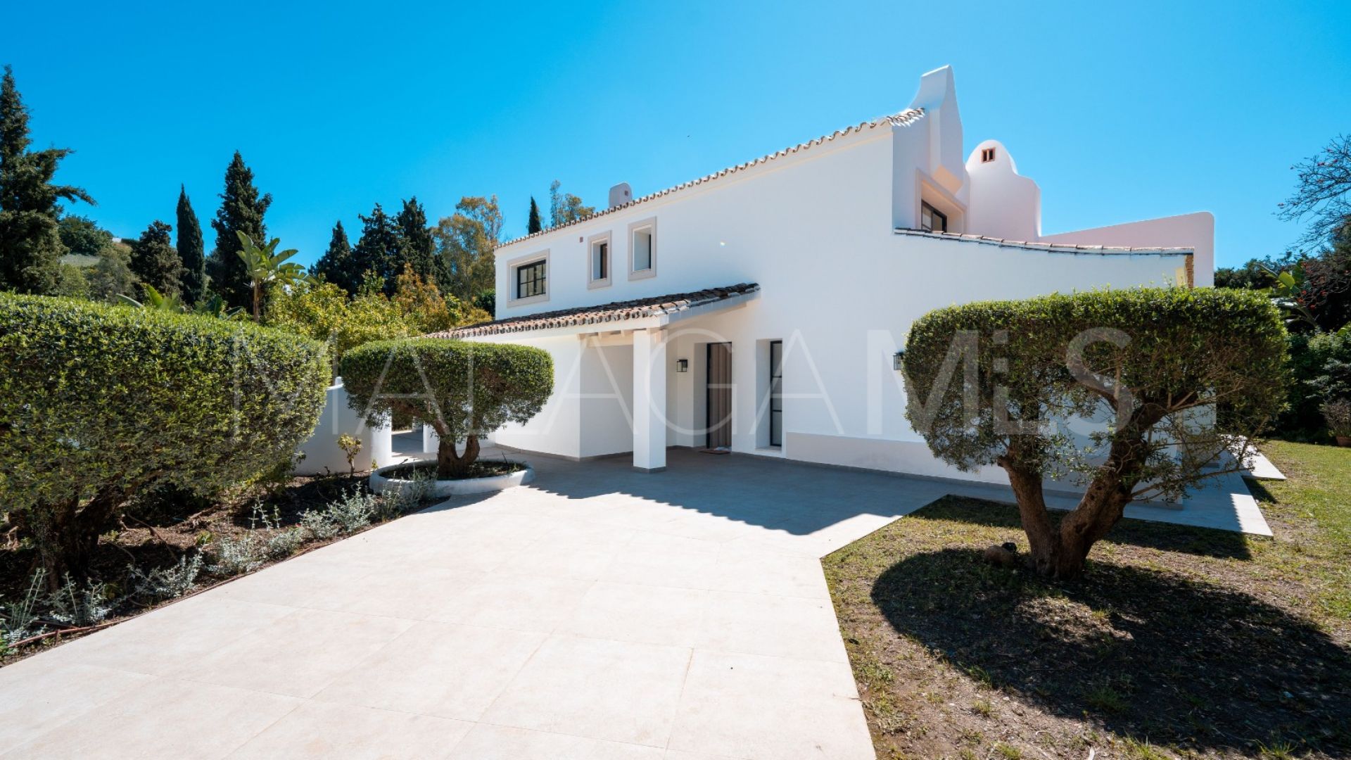 Villa for sale in Benahavis