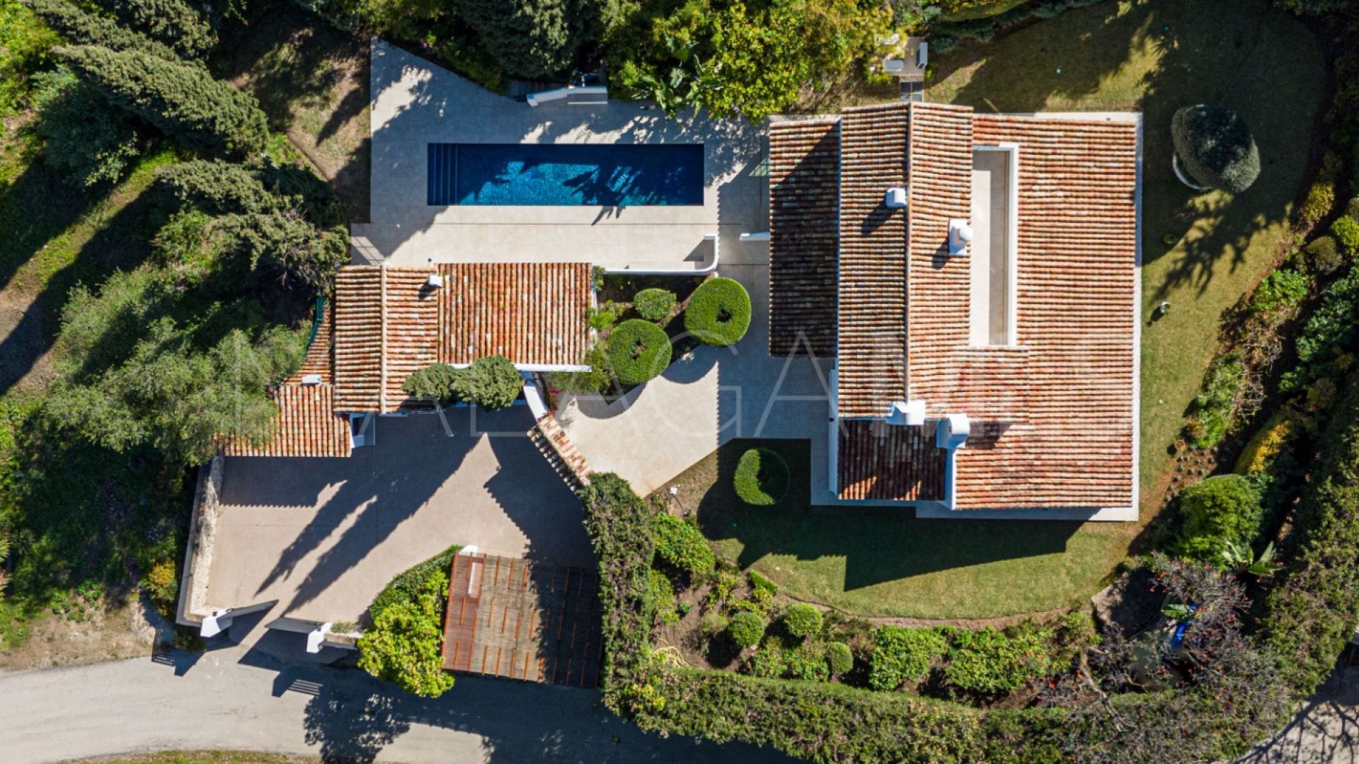 Villa for sale in Benahavis