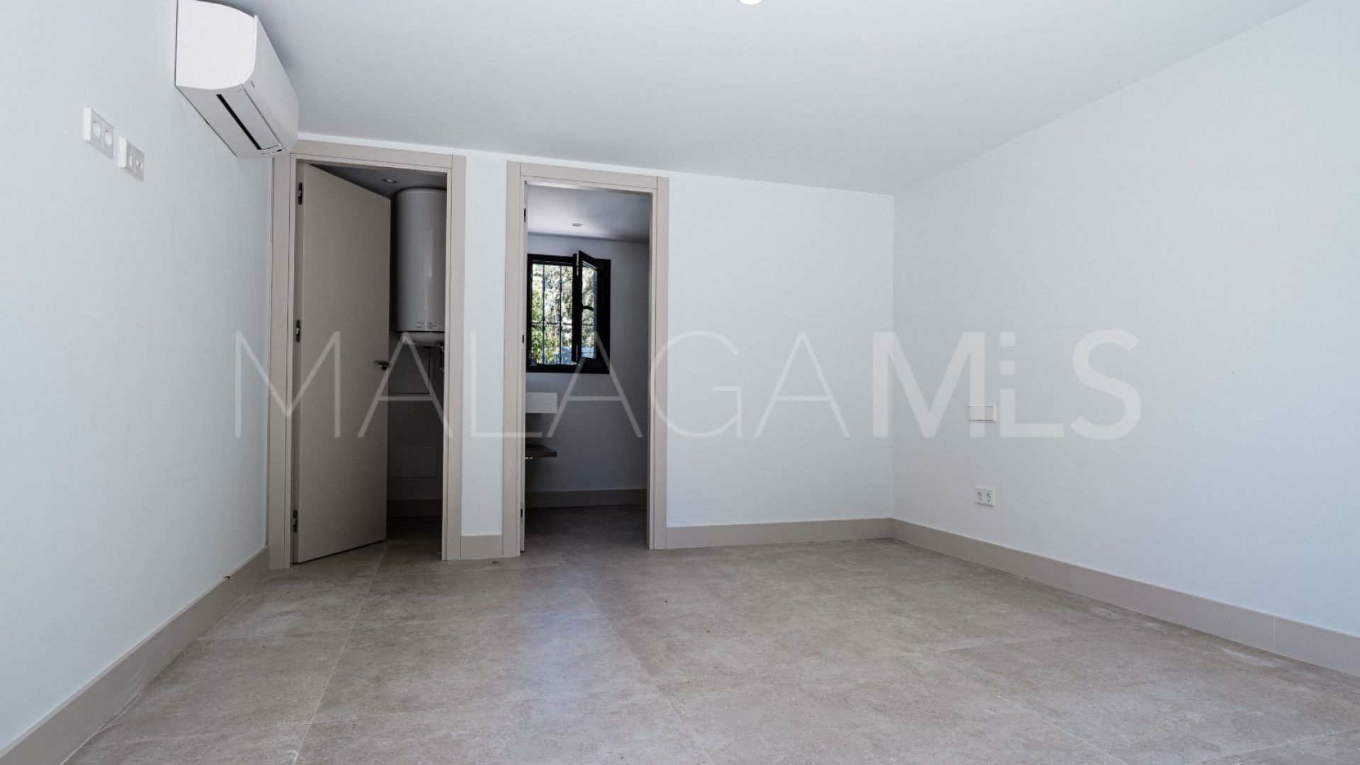 Villa for sale in Benahavis