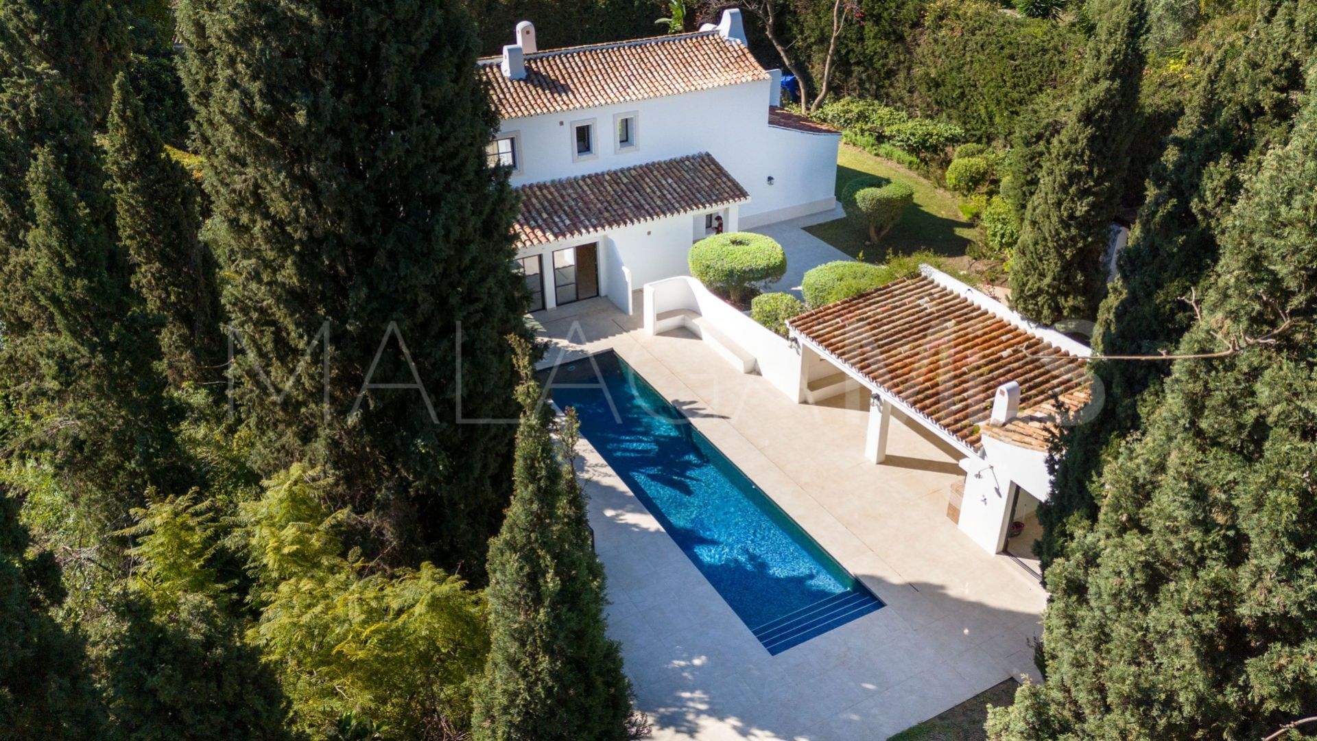 Villa for sale in Benahavis
