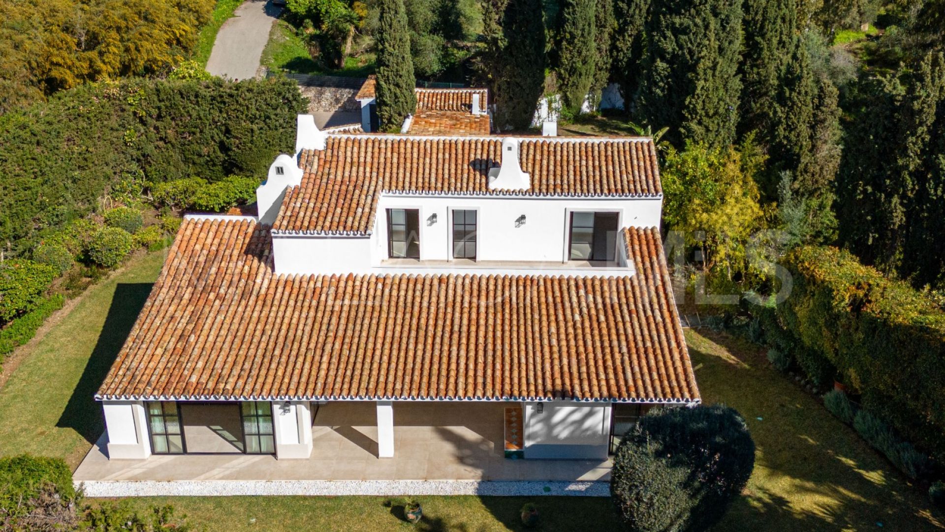 Villa for sale in Benahavis