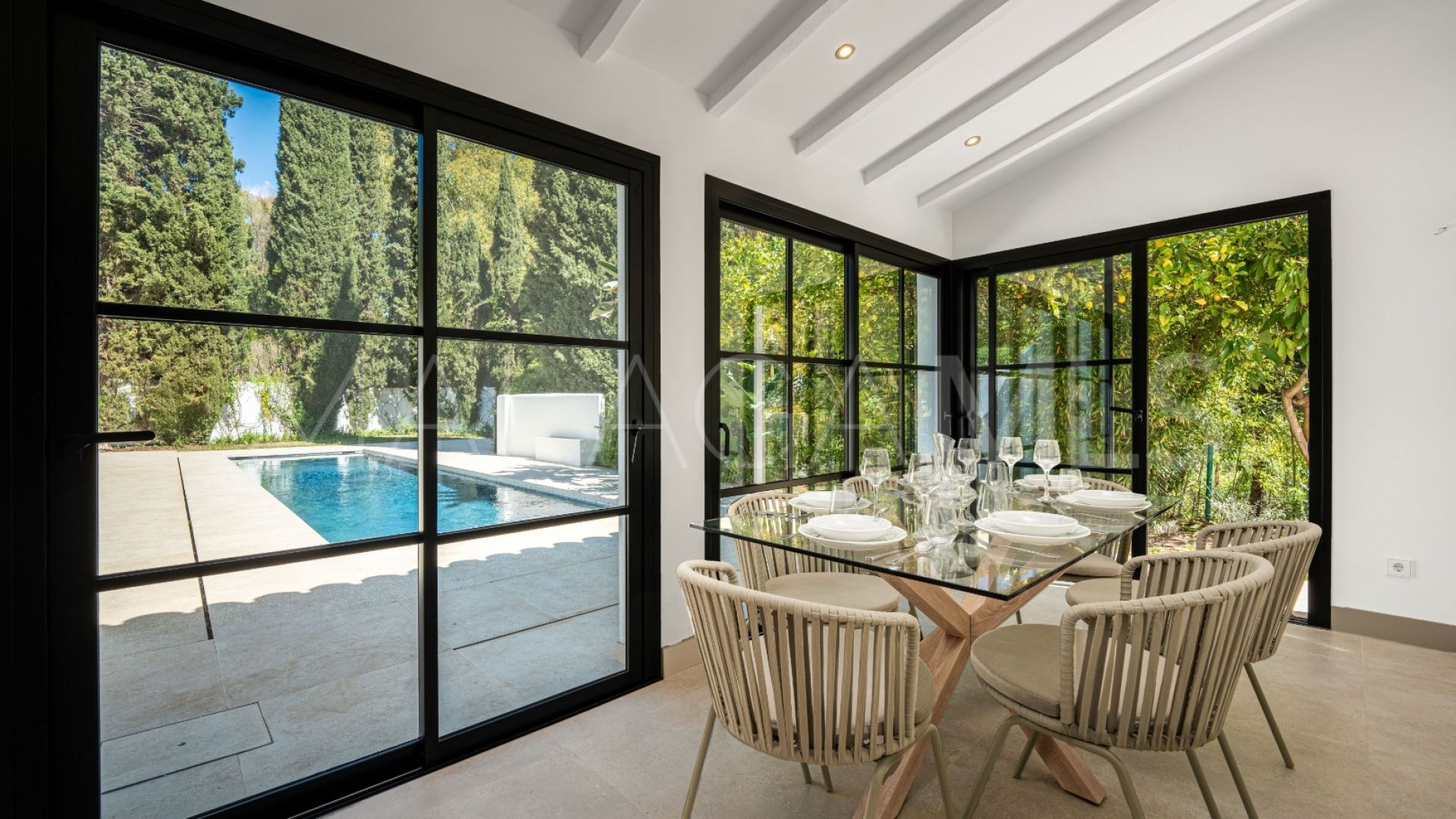 Villa for sale in Benahavis