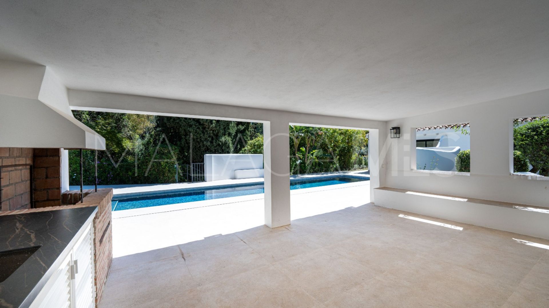 Villa for sale in Benahavis