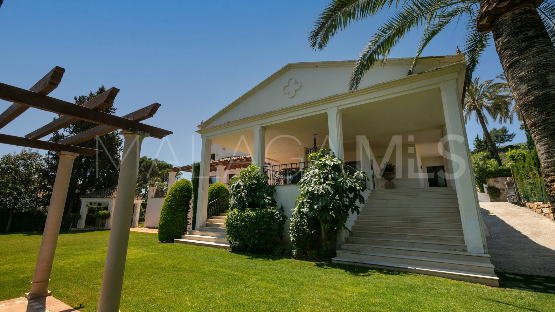 Villa for sale in Las Brisas