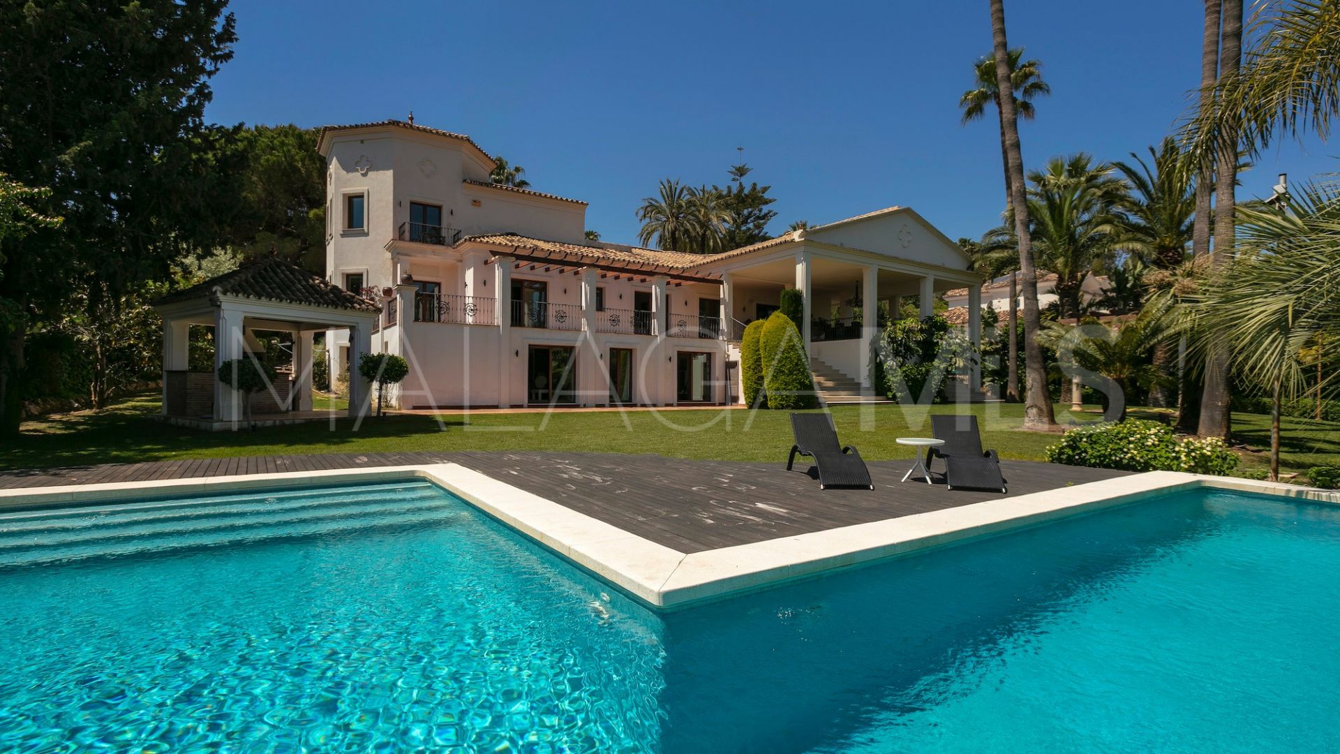 Villa for sale in Las Brisas