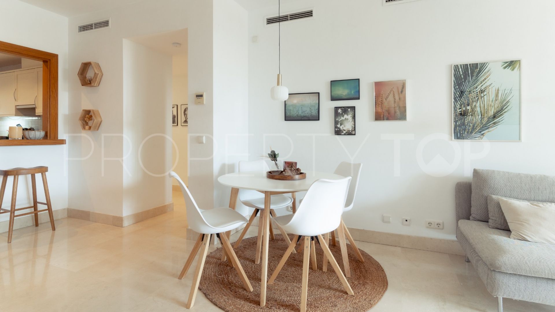 For sale Las Tortugas de Aloha 2 bedrooms ground floor apartment