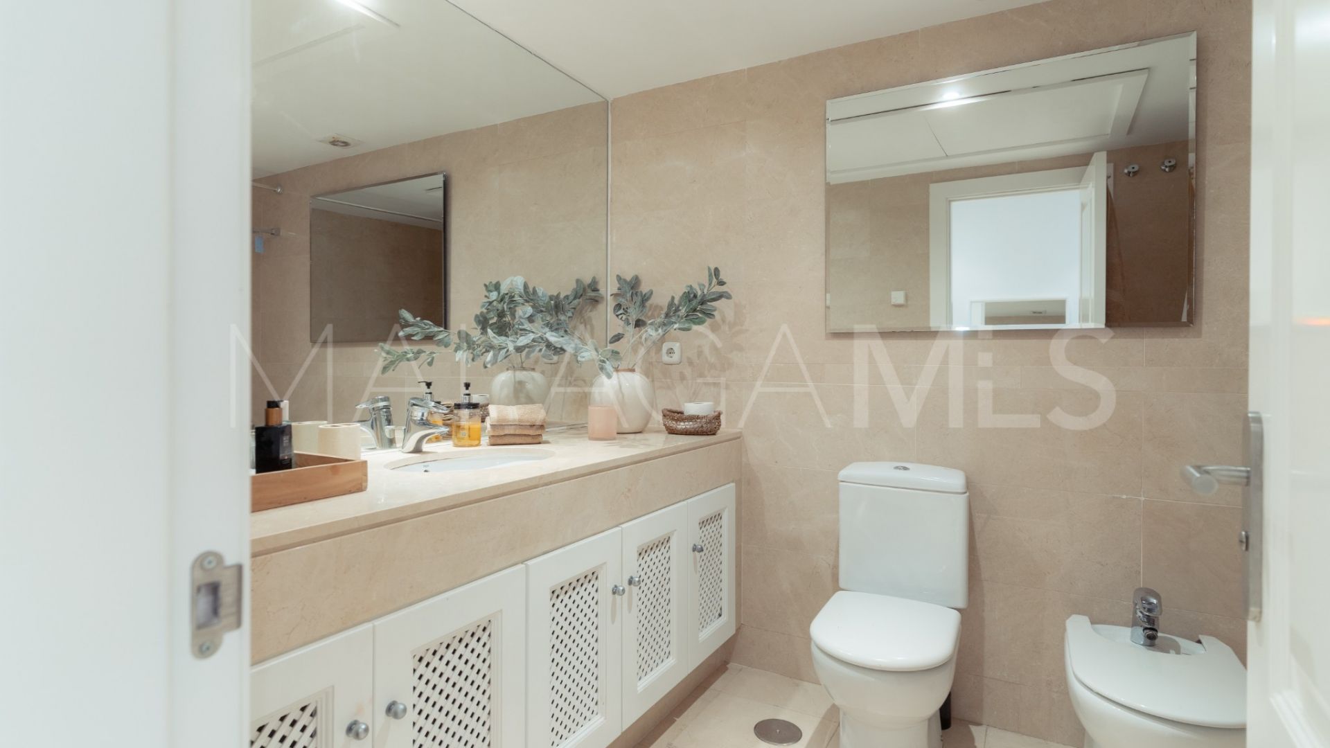 Buy apartamento planta baja in Las Tortugas de Aloha de 2 bedrooms