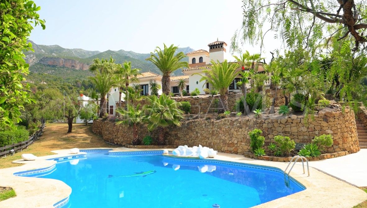 Finca for sale in Istan