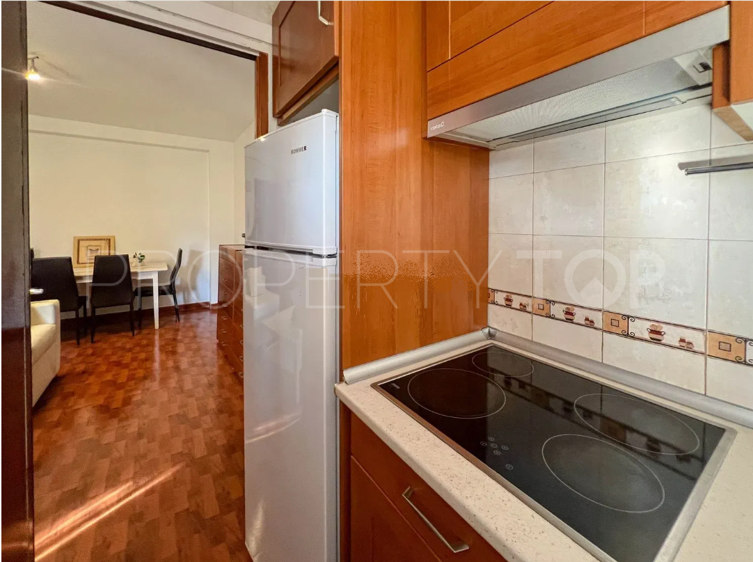 Se vende apartamento en Torres de Aloha con 1 dormitorio