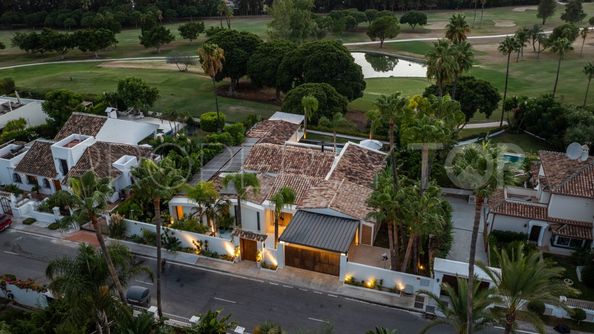 Villa a la venta en Nueva Andalucia