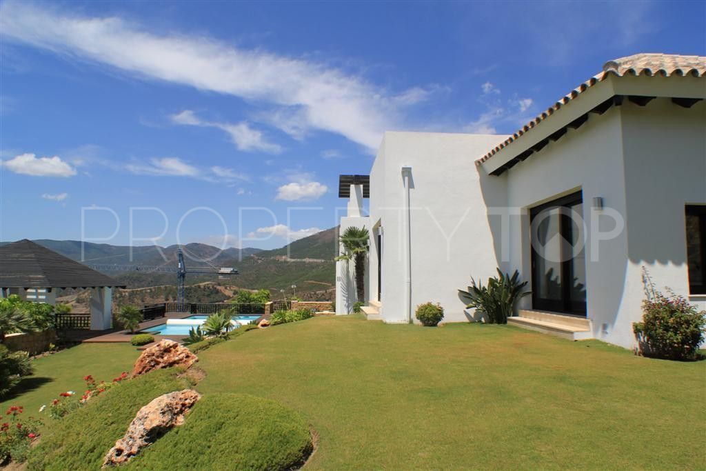 Villa in La Zagaleta for sale