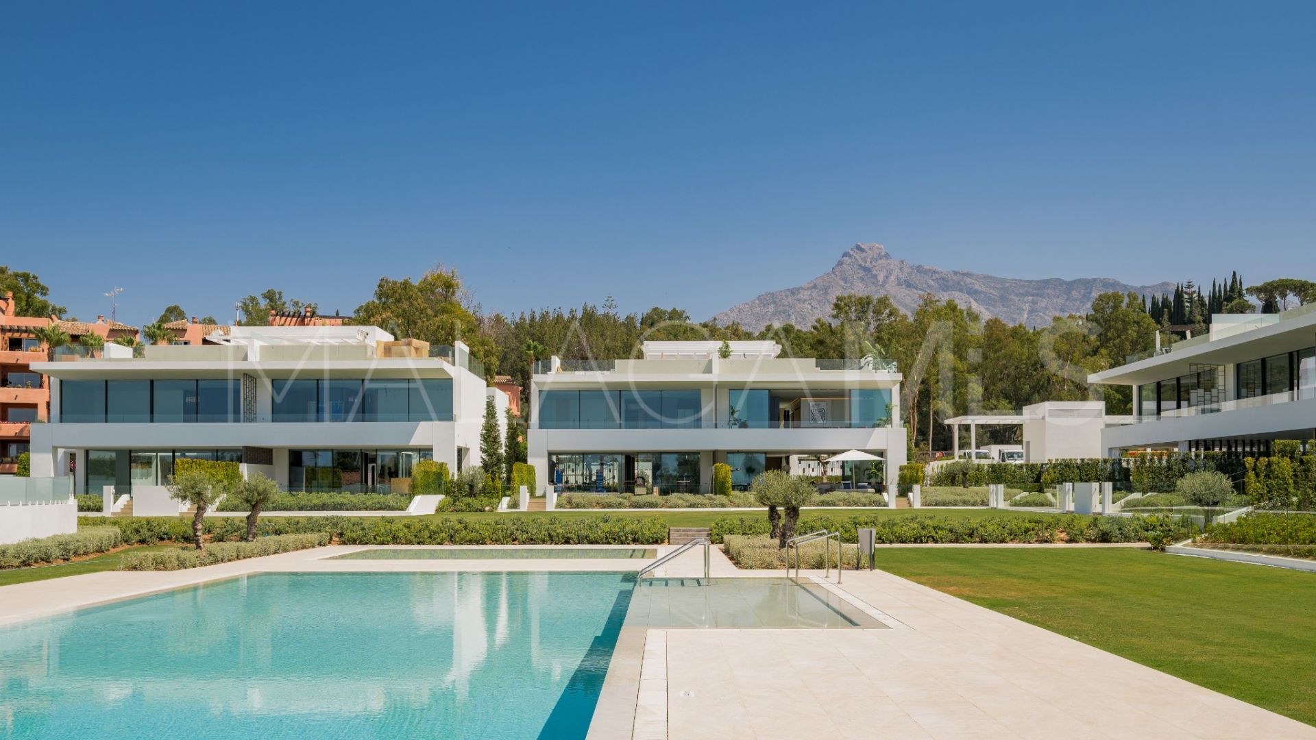 Villa for sale in Marbella Golden Mile