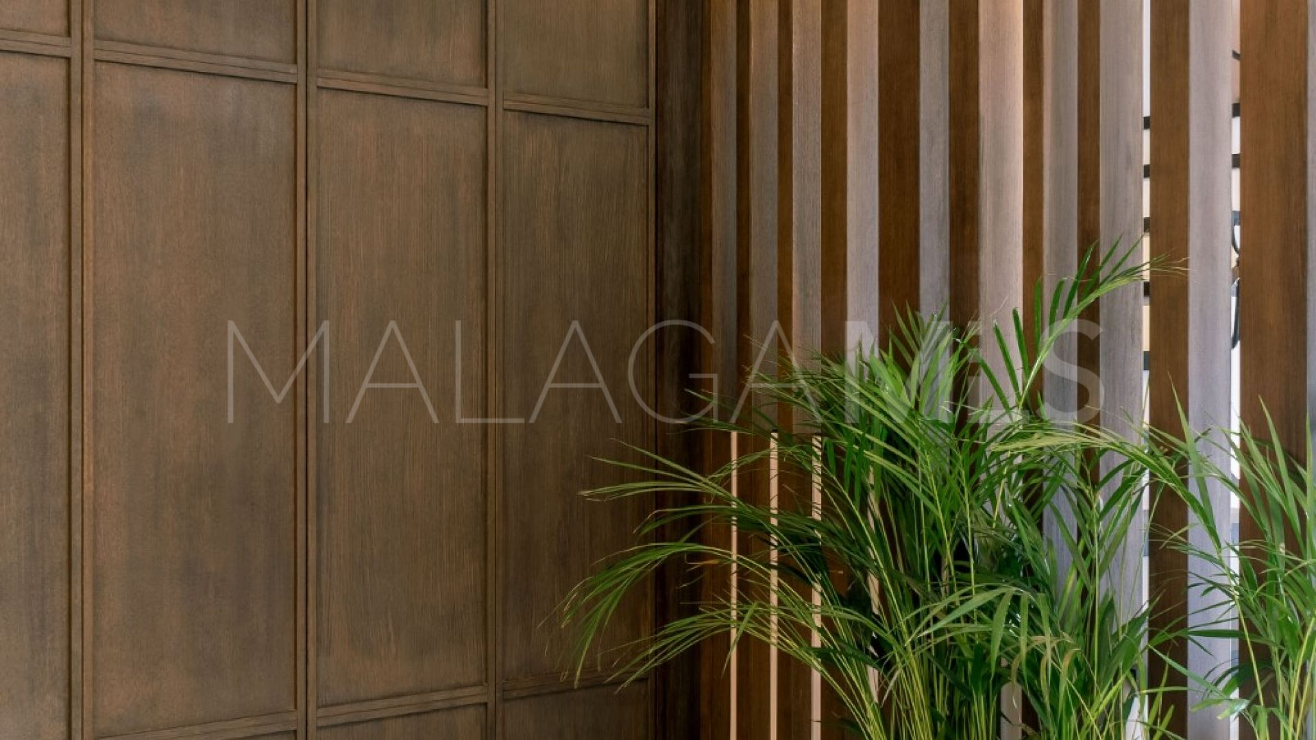 Se vende villa in Nueva Andalucia with 5 bedrooms