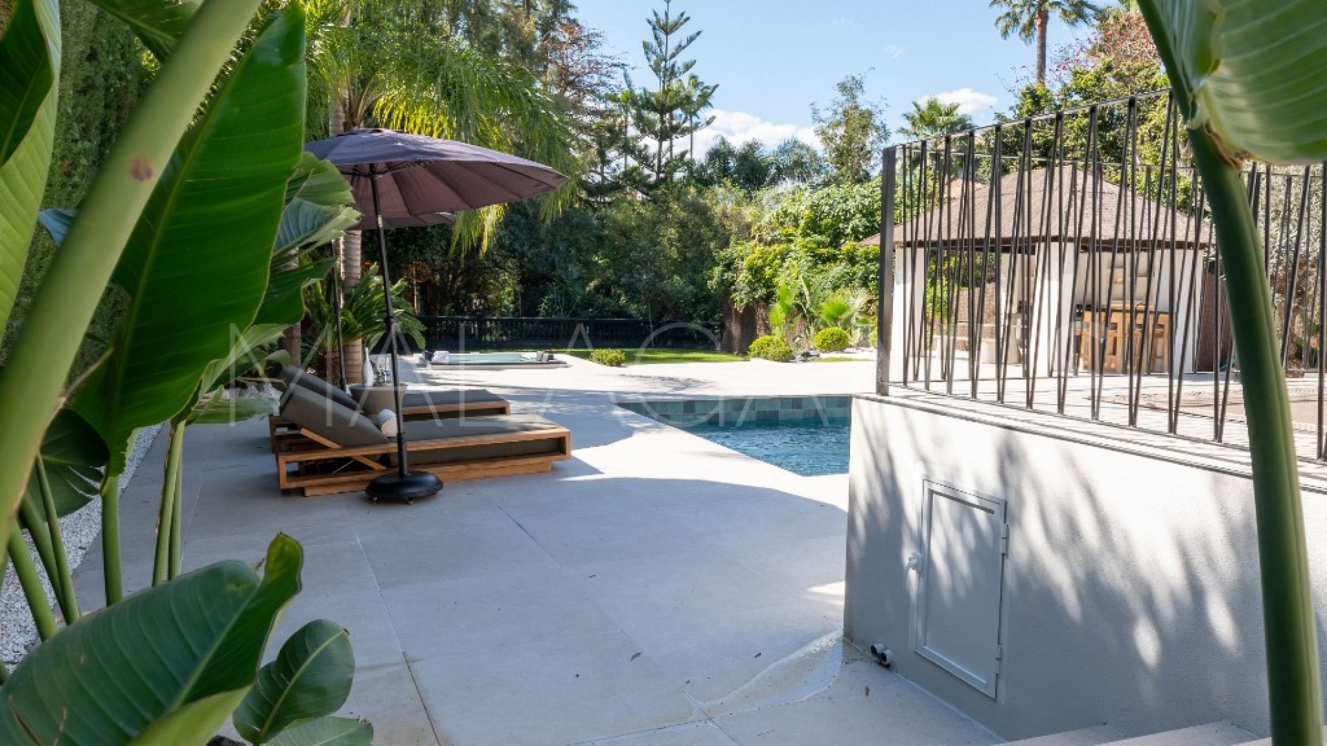 Se vende villa in Nueva Andalucia with 5 bedrooms