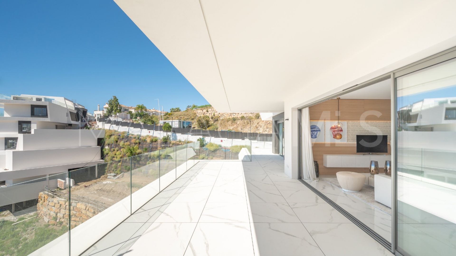 For sale Byu Hills apartment