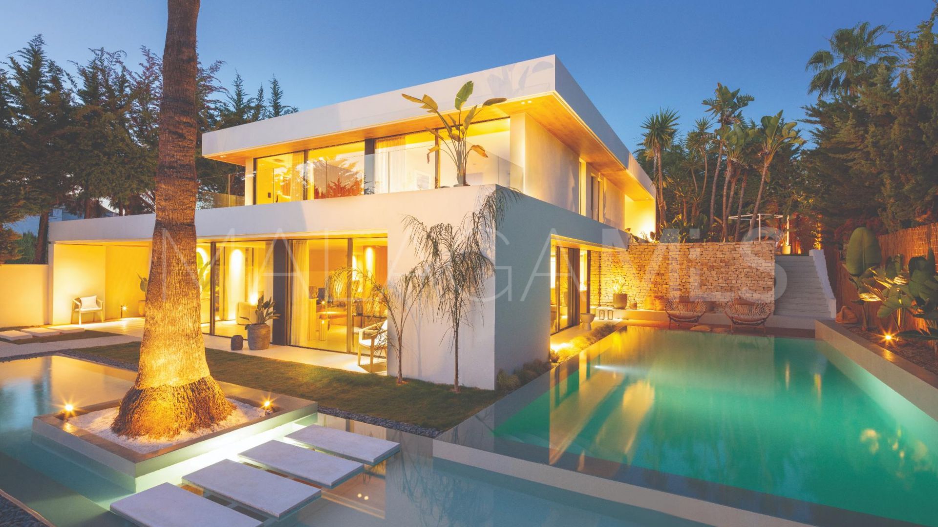 Villa a la venta de 4 bedrooms in Nueva Andalucia