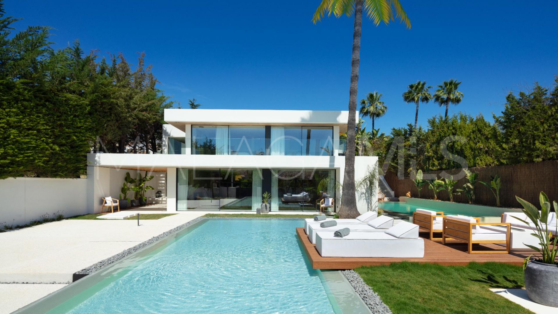 Villa a la venta de 4 bedrooms in Nueva Andalucia