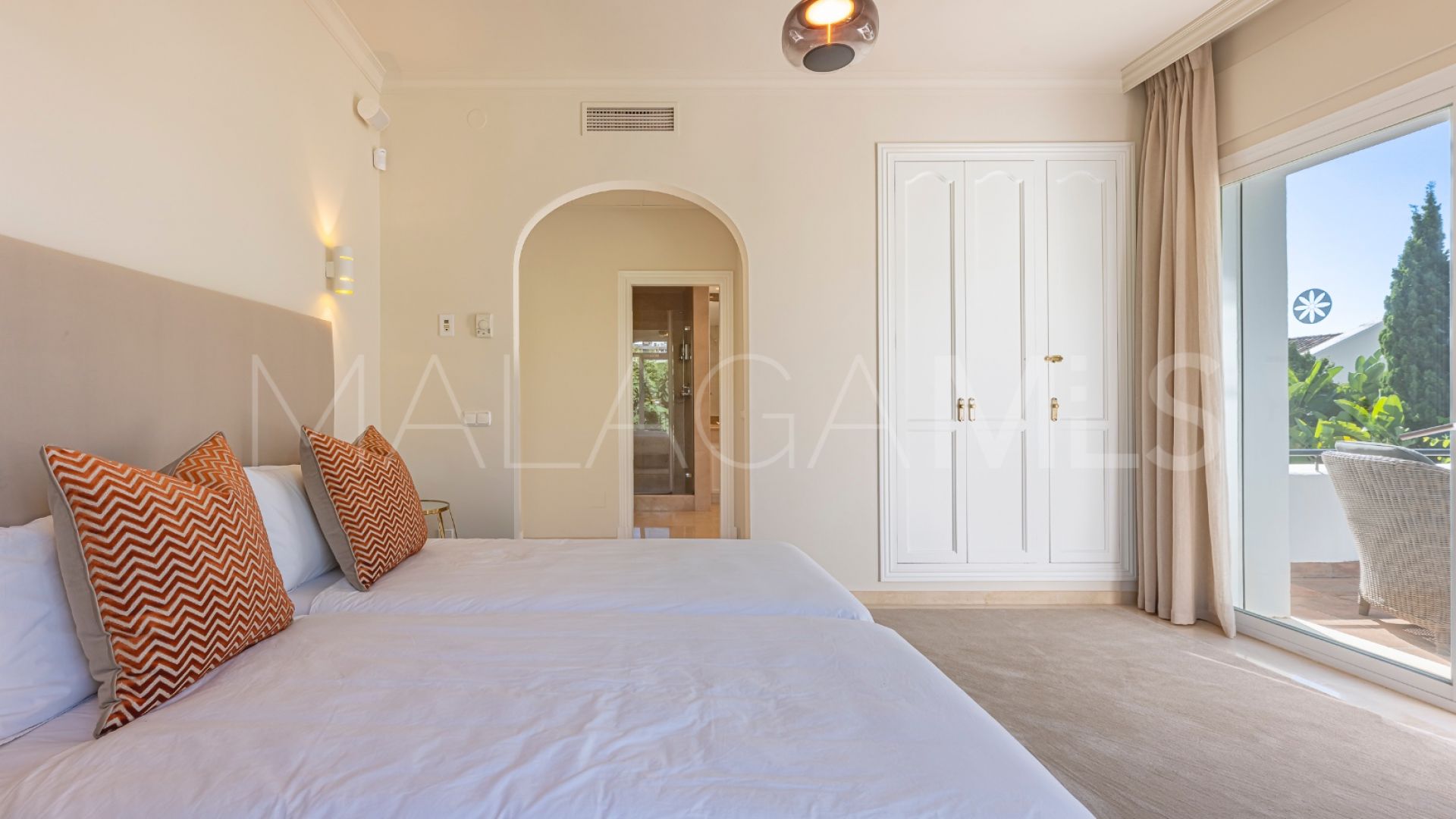 Villa for sale in La Reserva de la Quinta