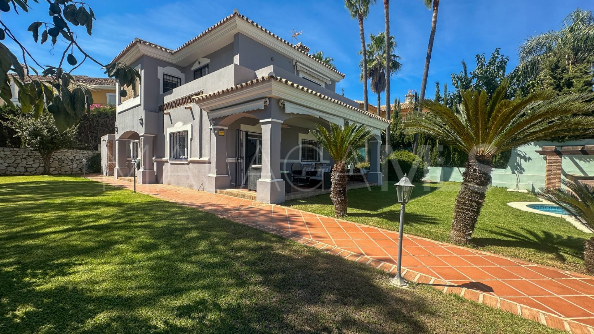 Buy villa in Monte Biarritz