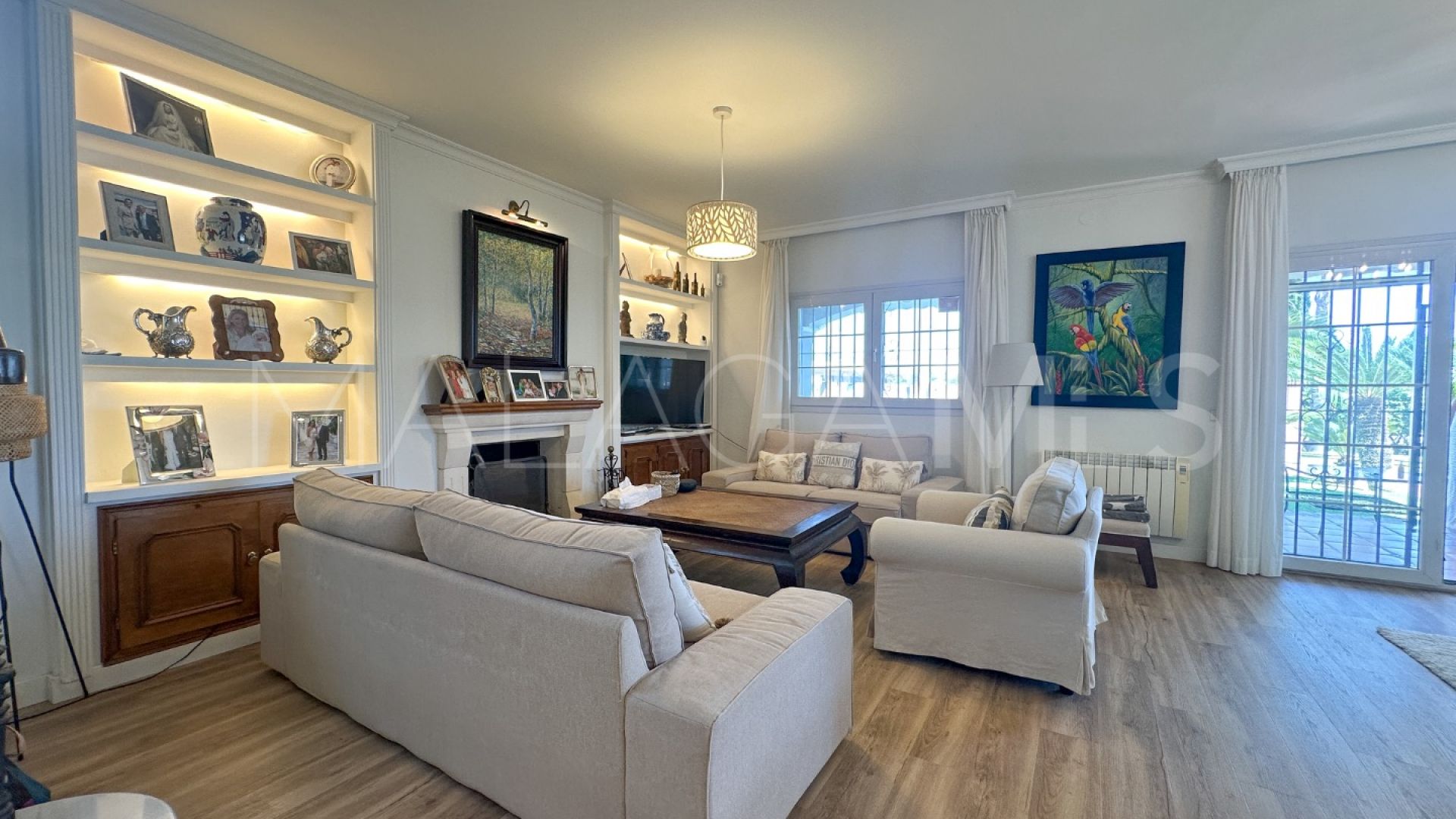 Buy villa in Monte Biarritz