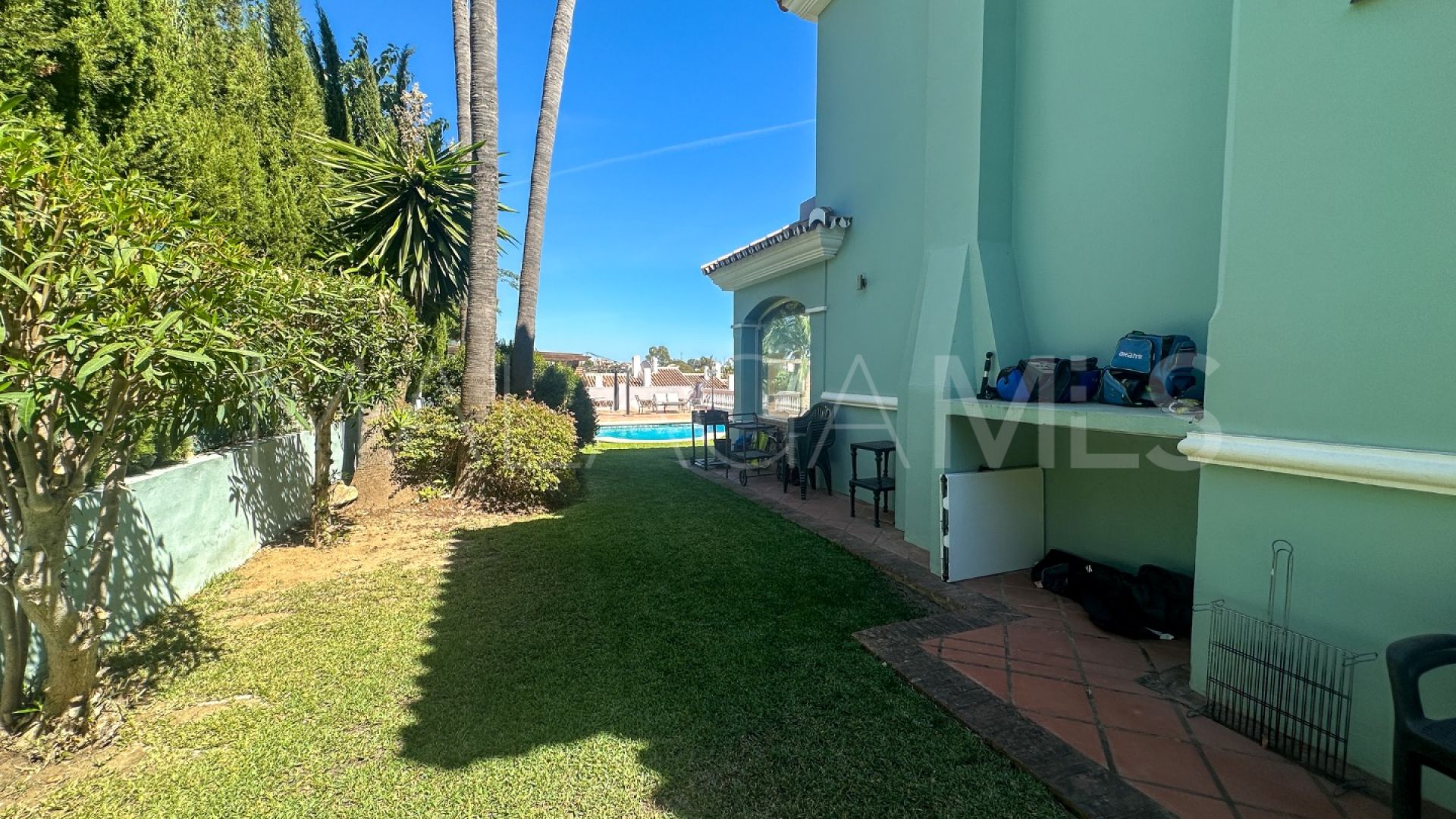 Buy villa in Monte Biarritz