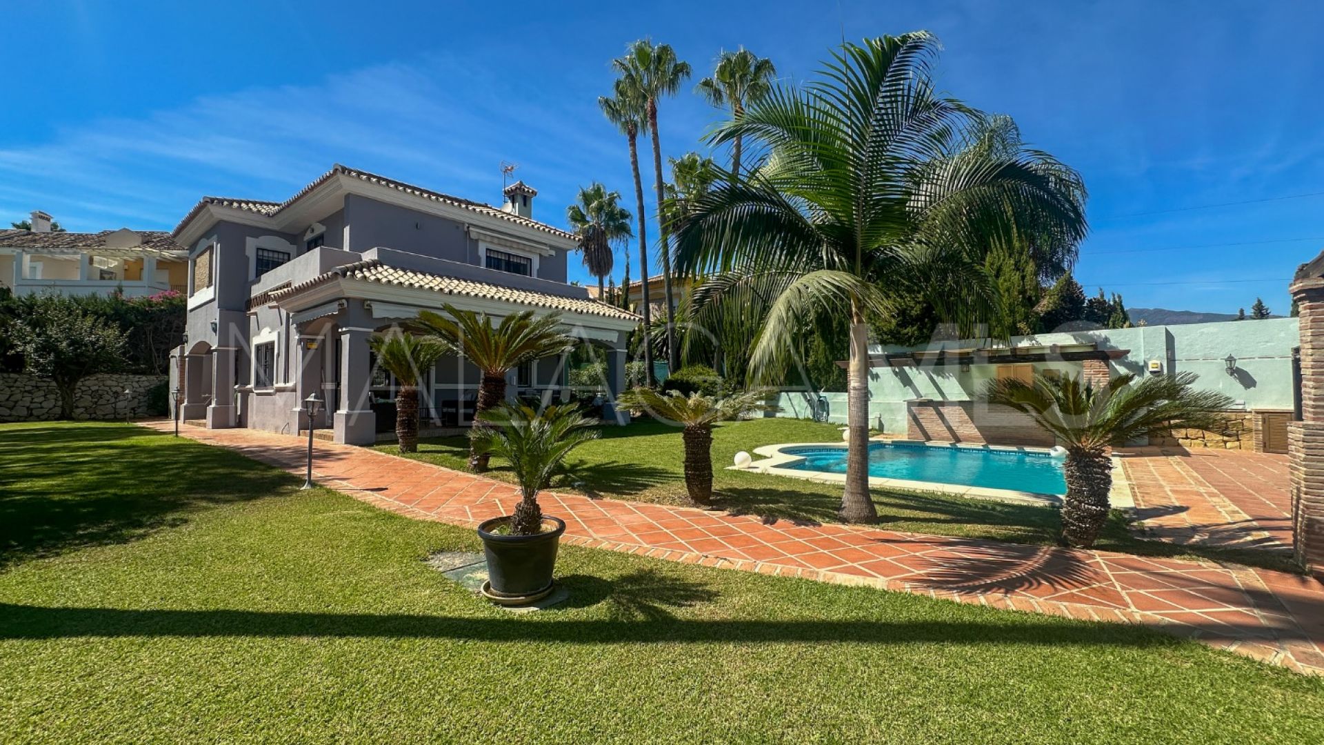 Buy villa in Monte Biarritz