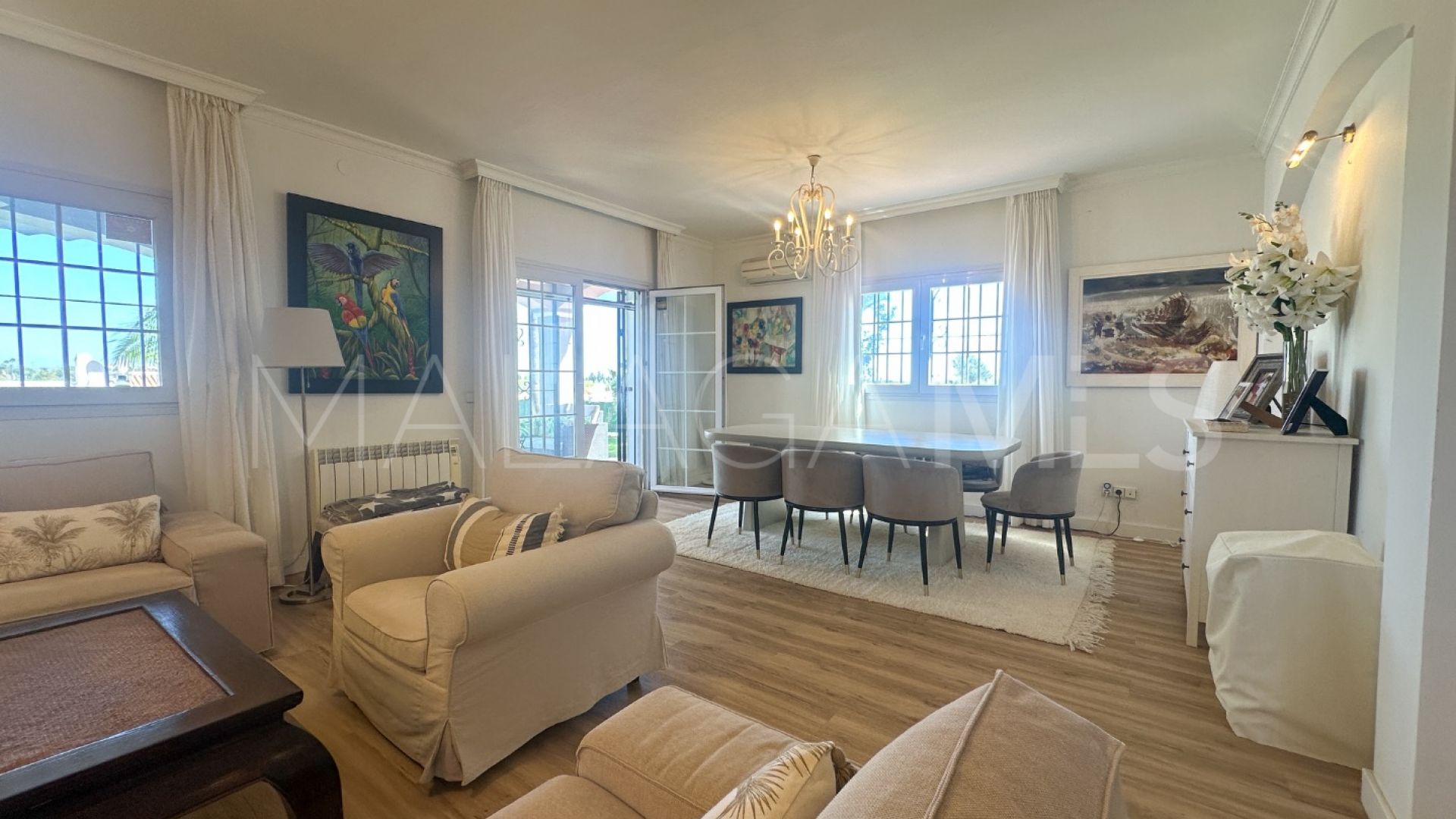 Buy villa in Monte Biarritz