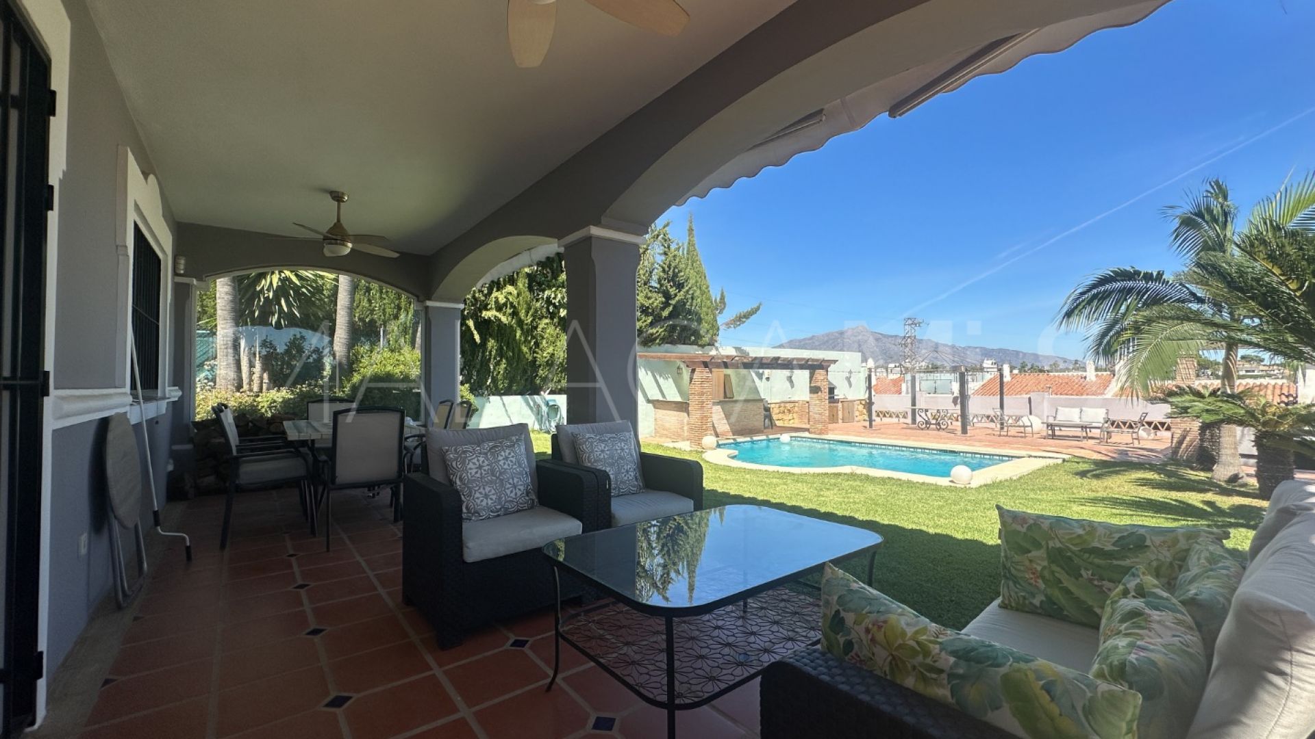 Buy villa in Monte Biarritz