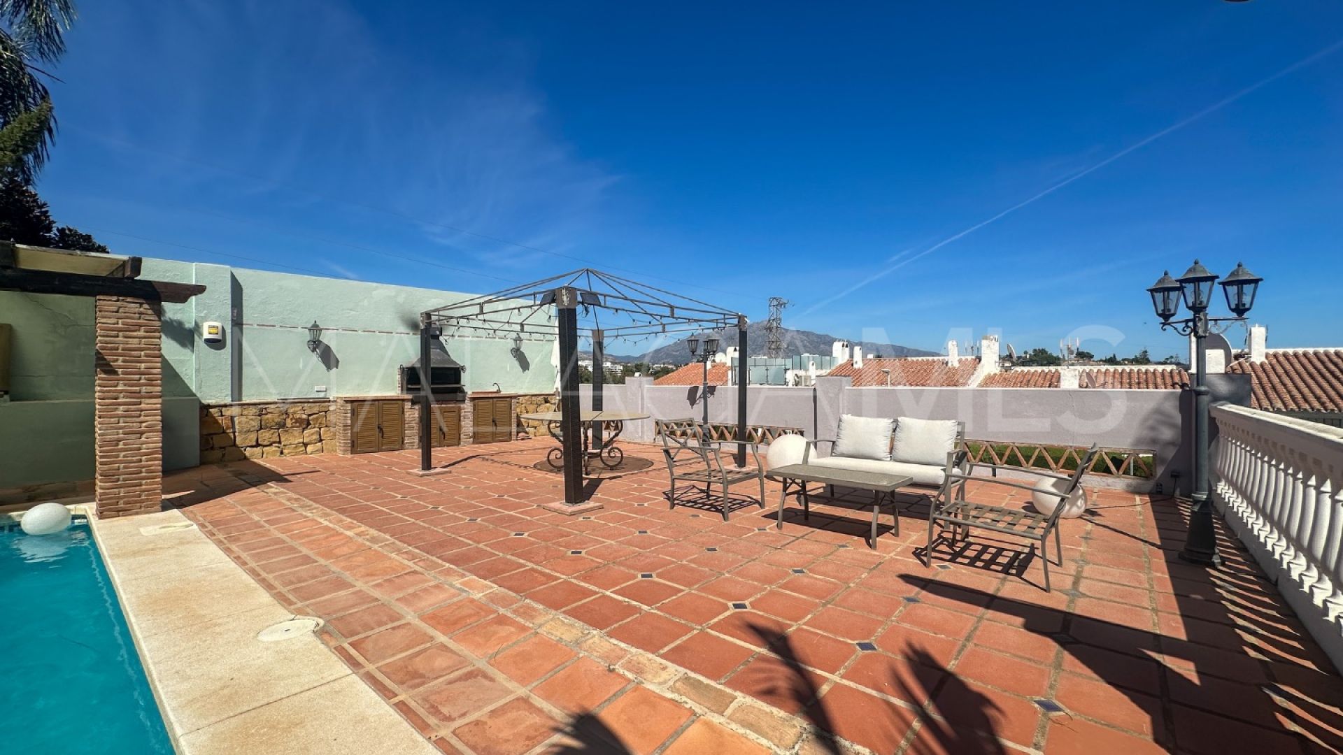 Buy villa in Monte Biarritz