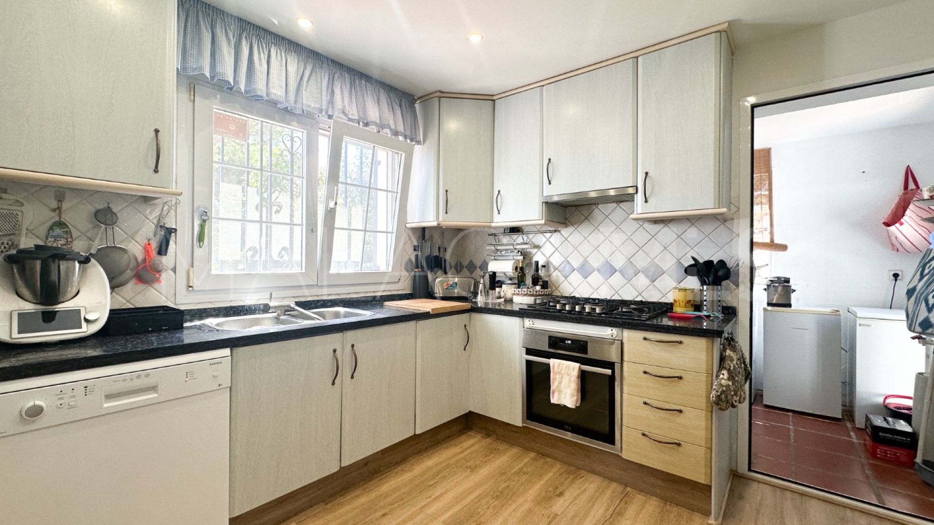 Buy villa in Monte Biarritz